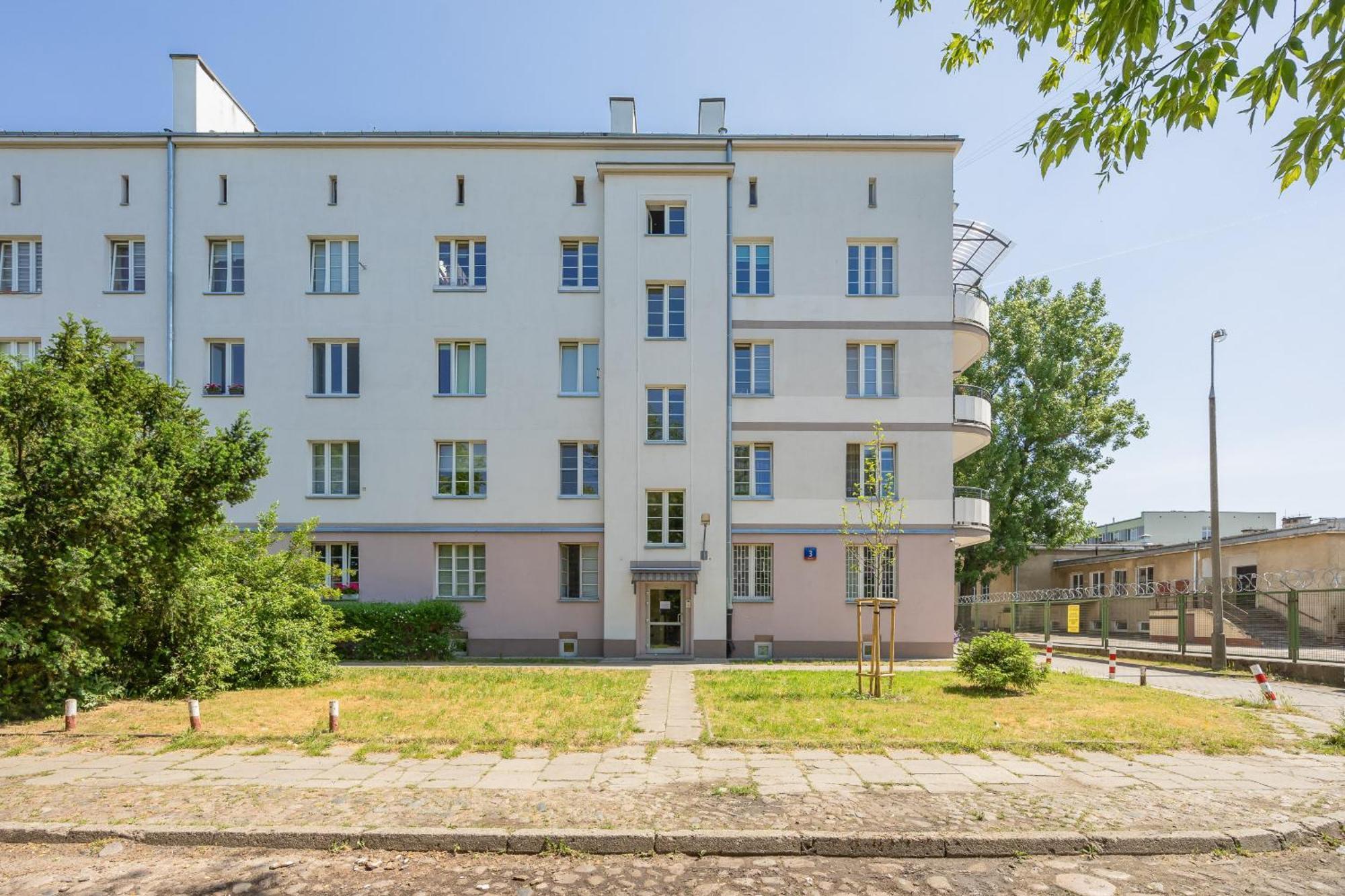 Near Lazienki Krolewskie W Warszawie By Renters * Warsaw