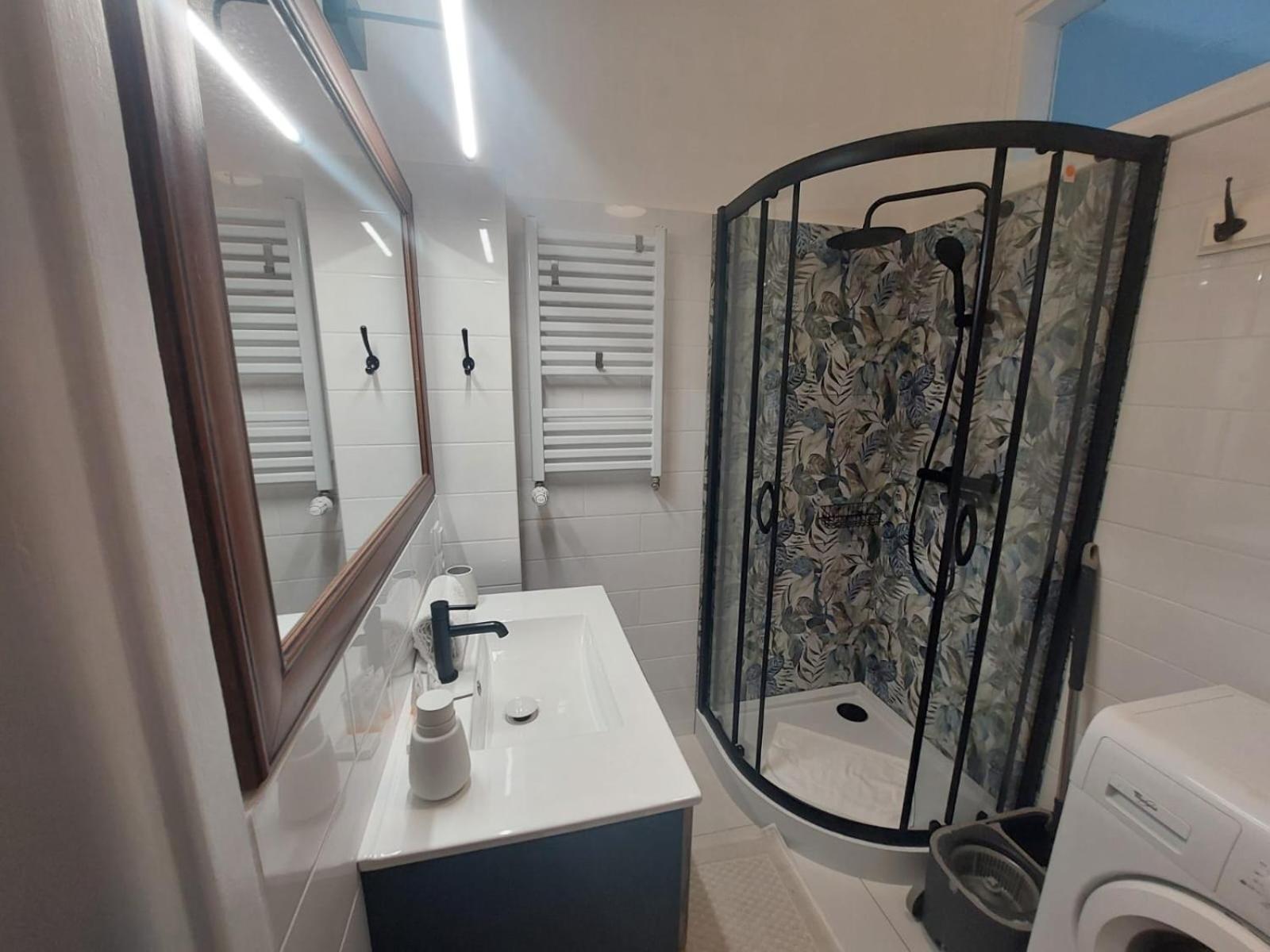 Stylish Bright Ochota With Balcony Apartment
