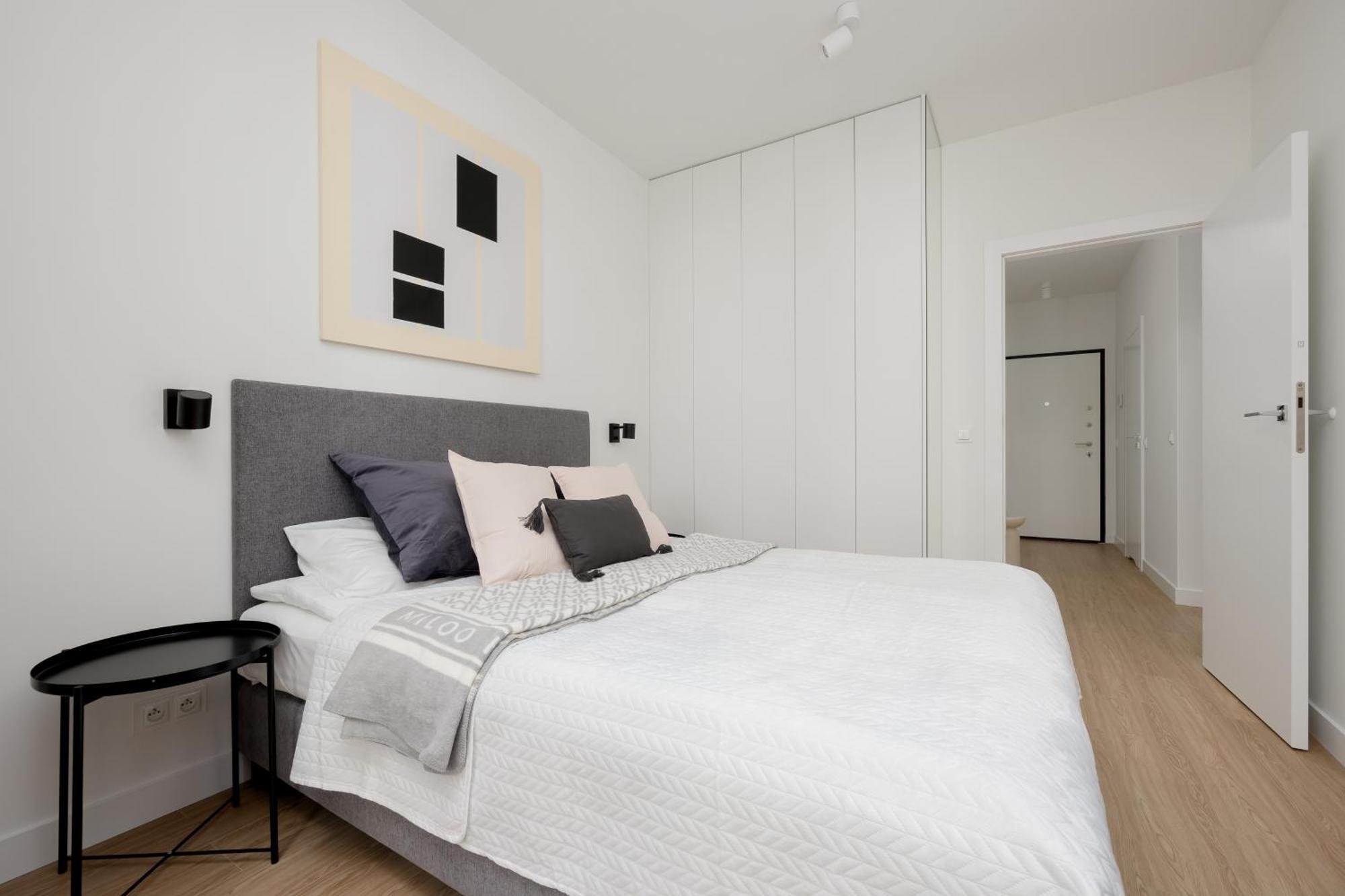 Domaniewska With Parking Mokotow By Renters Prestige Apartment