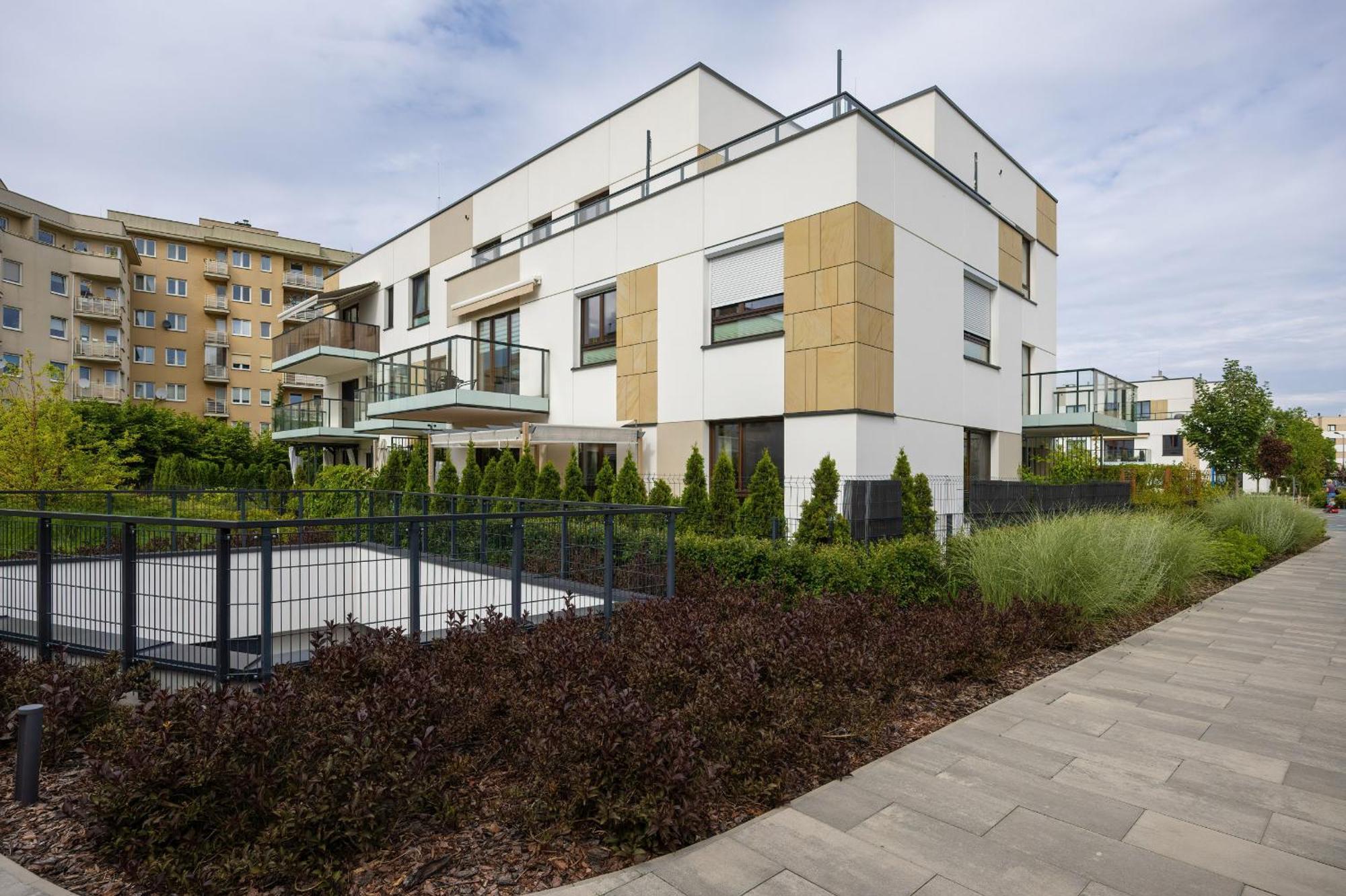 Spacious Family With Garden & Parking By Renters