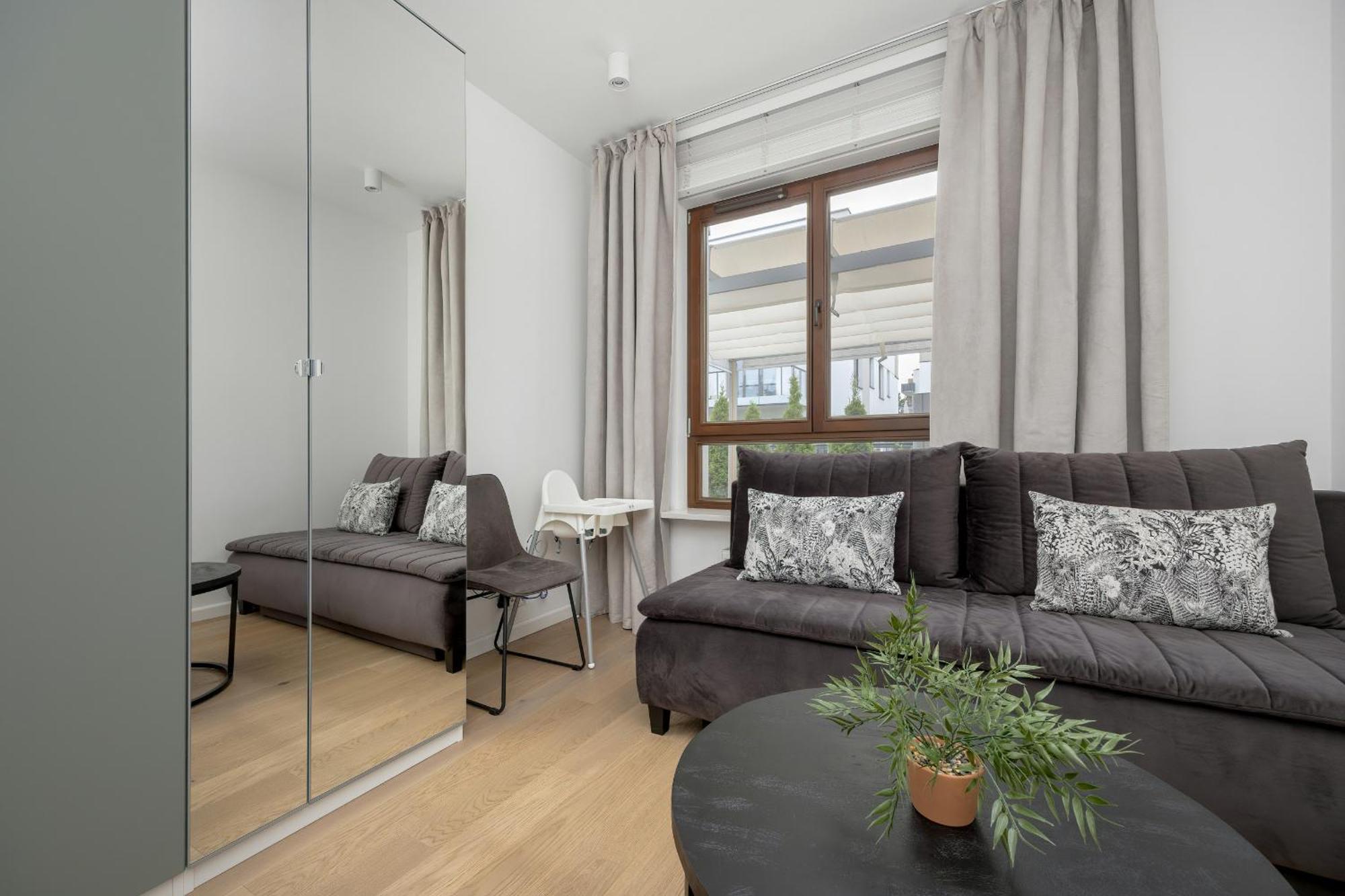 Spacious Family With Garden & Parking By Renters