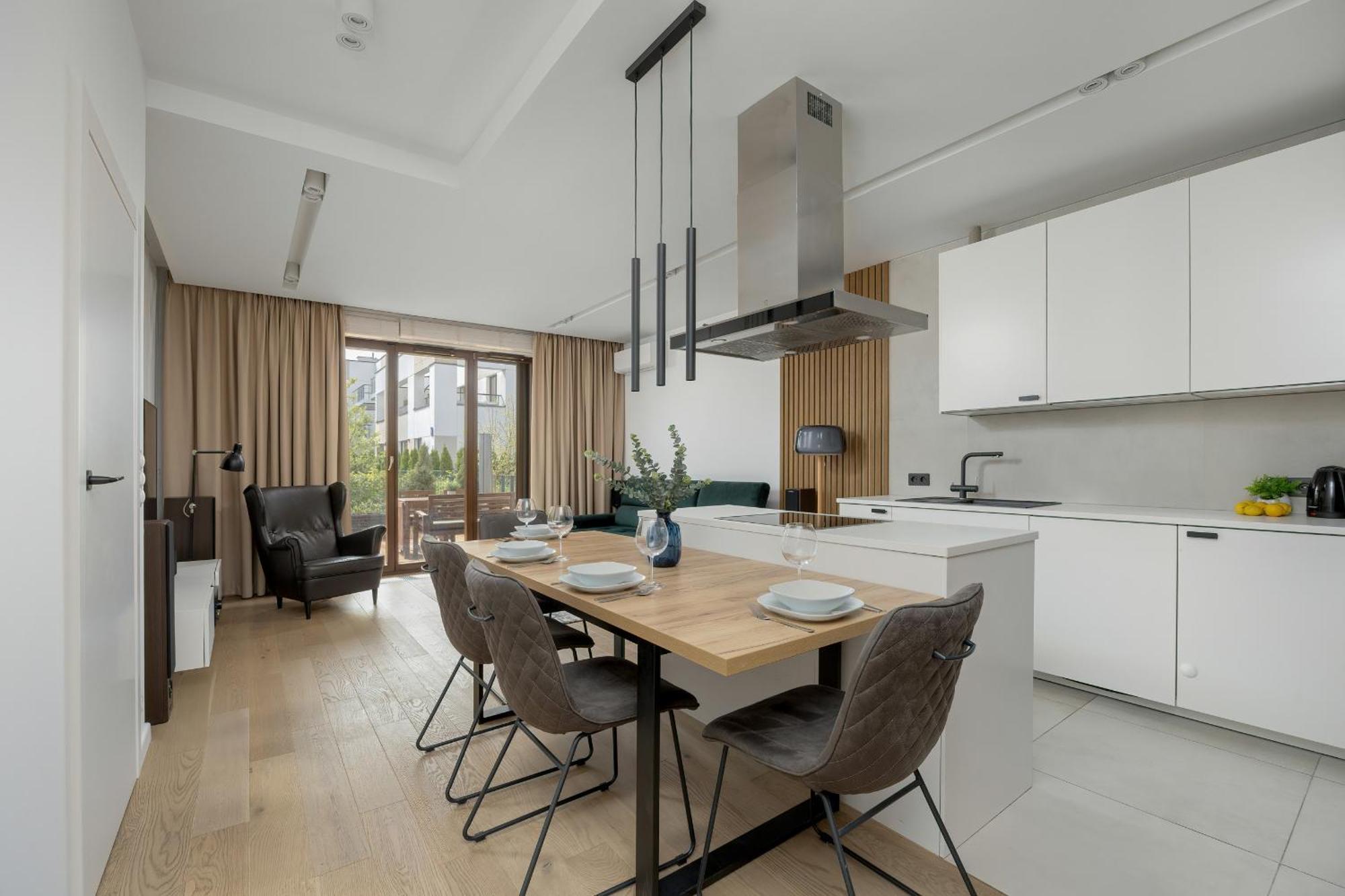 Apartament Spacious Family With Garden & Parking By Renters