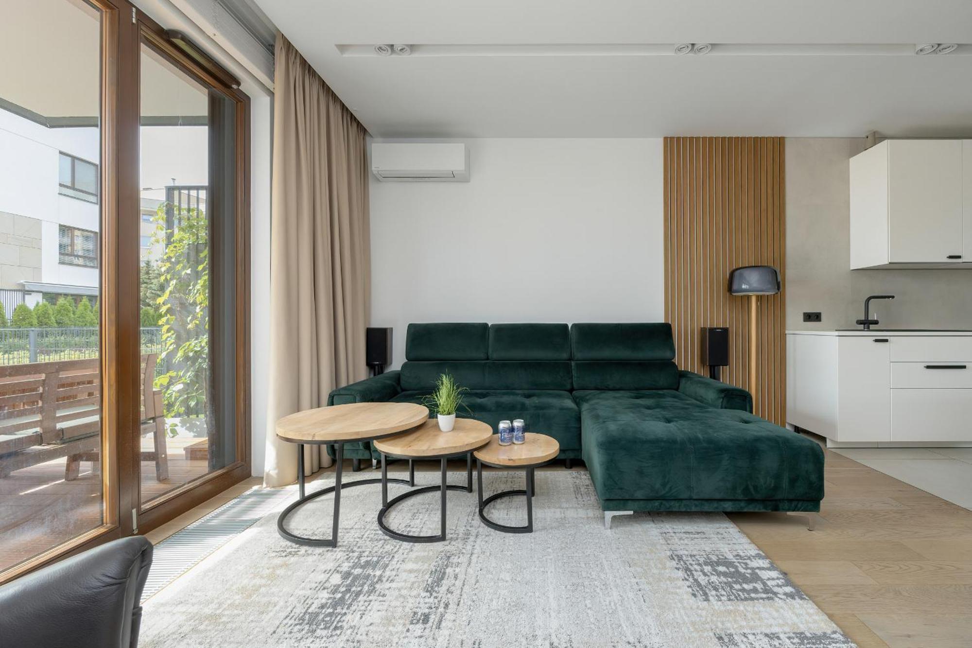 Spacious Family With Garden & Parking By Renters Apartament *