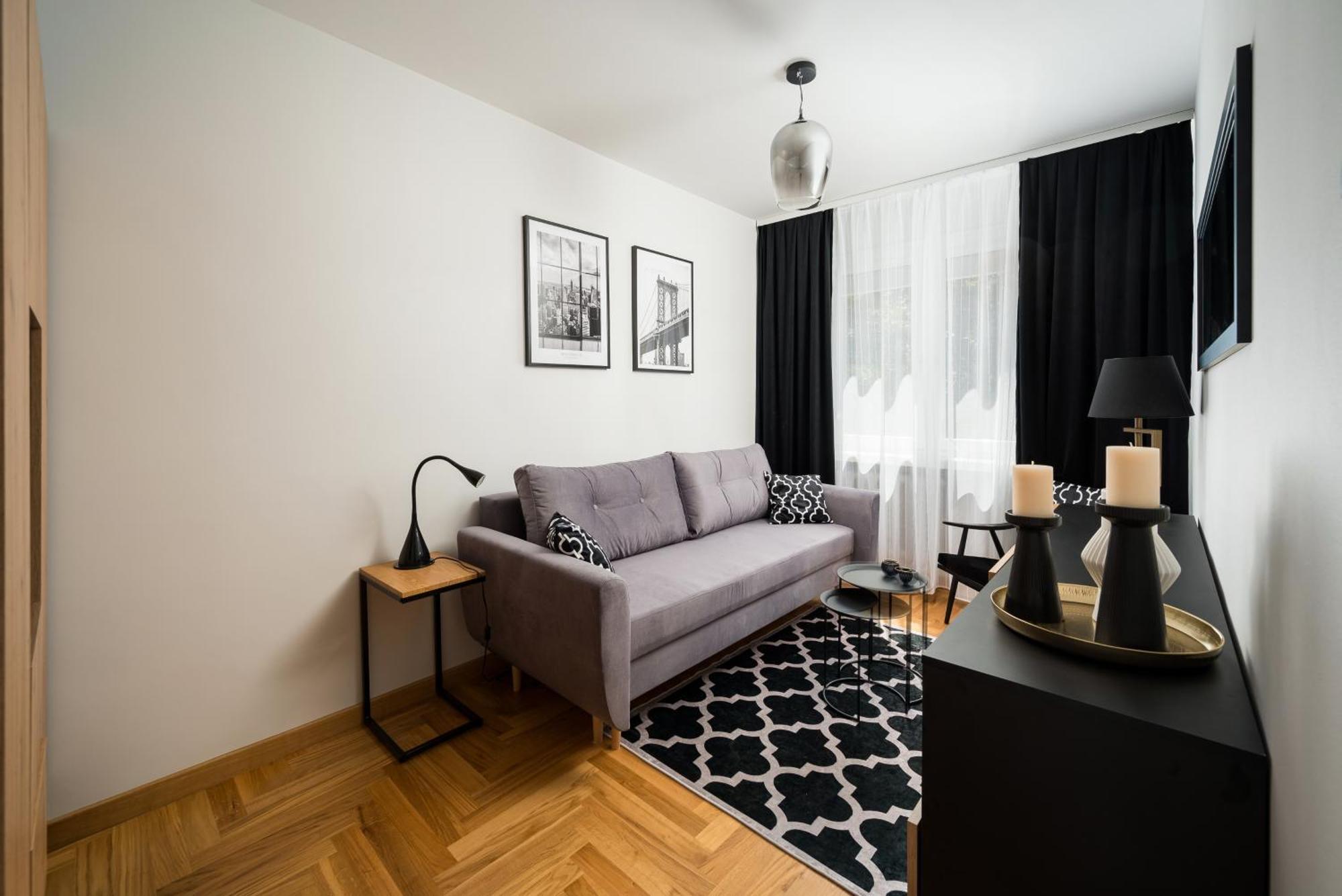 Apartament Burgaska 3-bedroom Warszawa