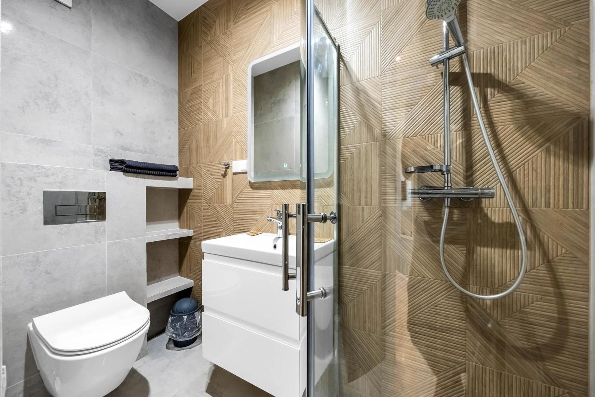 Apartment Wiktoryn - Balcony, Gym & Sauna - By Rentujemy Warsaw