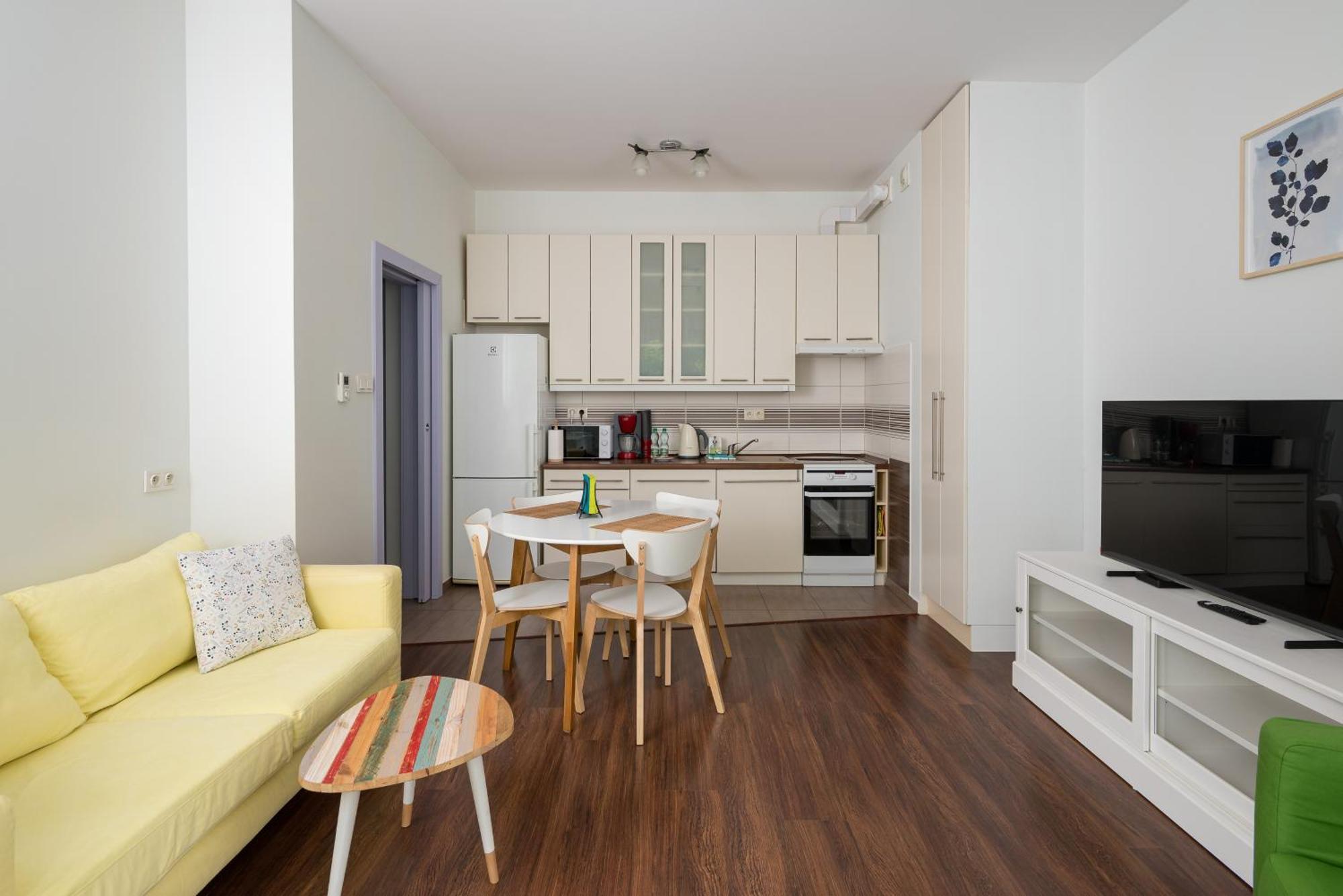 Aleja Krakowska Homely Apartment *