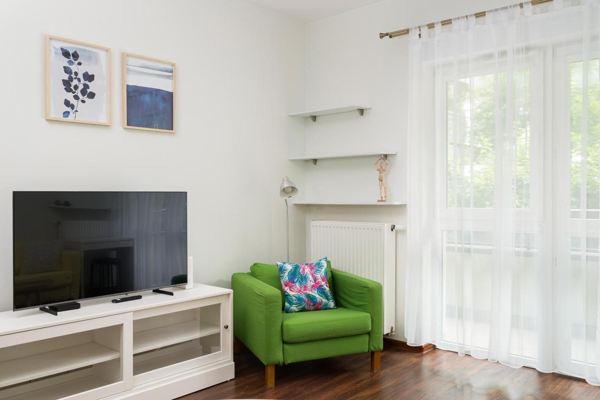 Aleja Krakowska Homely Apartment
