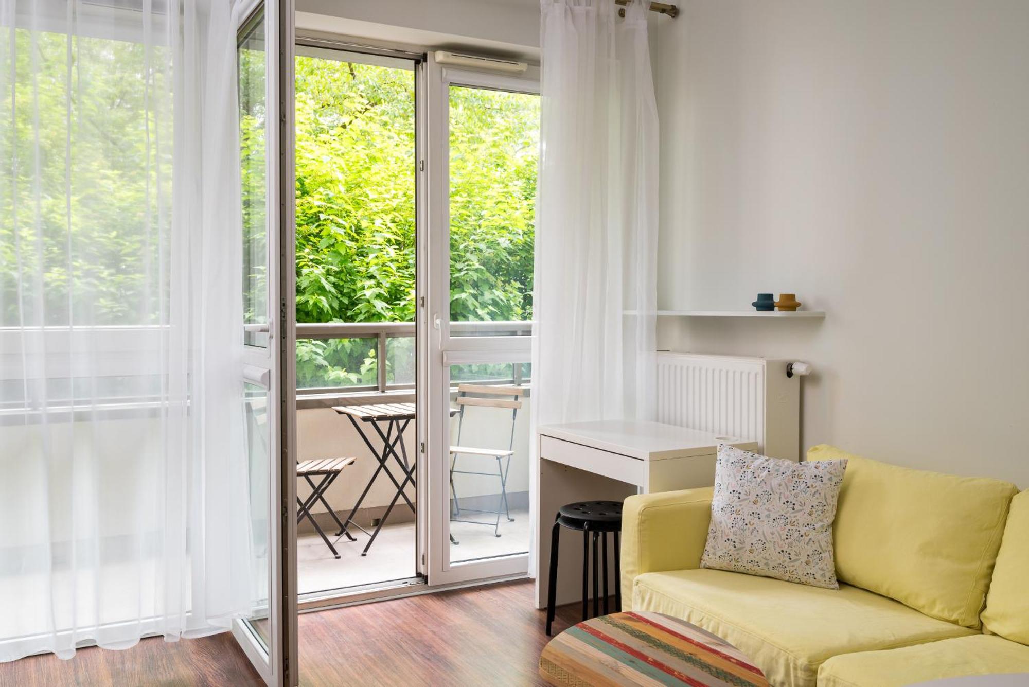 Apartment Aleja Krakowska Homely Warsaw