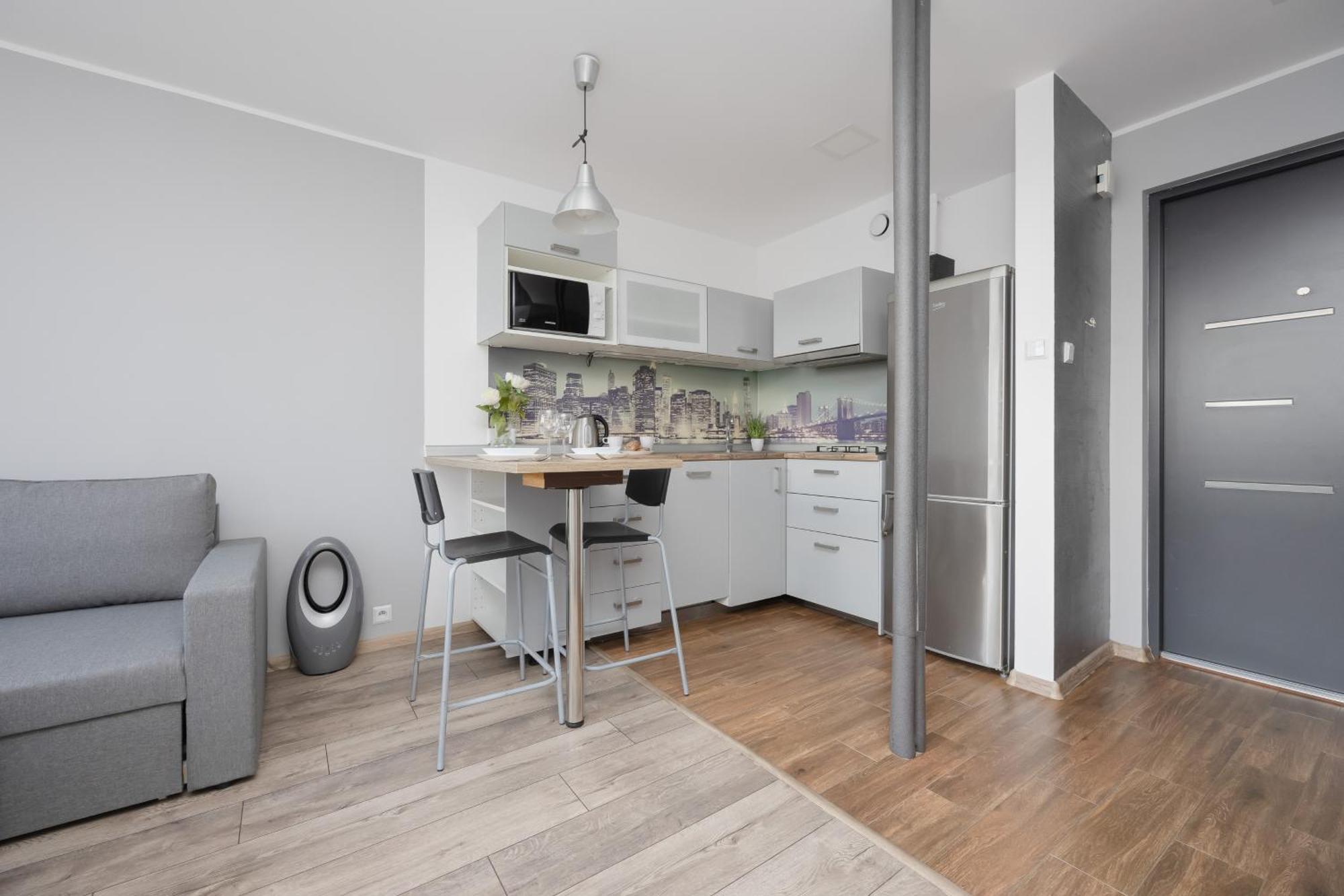 Comfort & Style Center By Renters Apartment *
