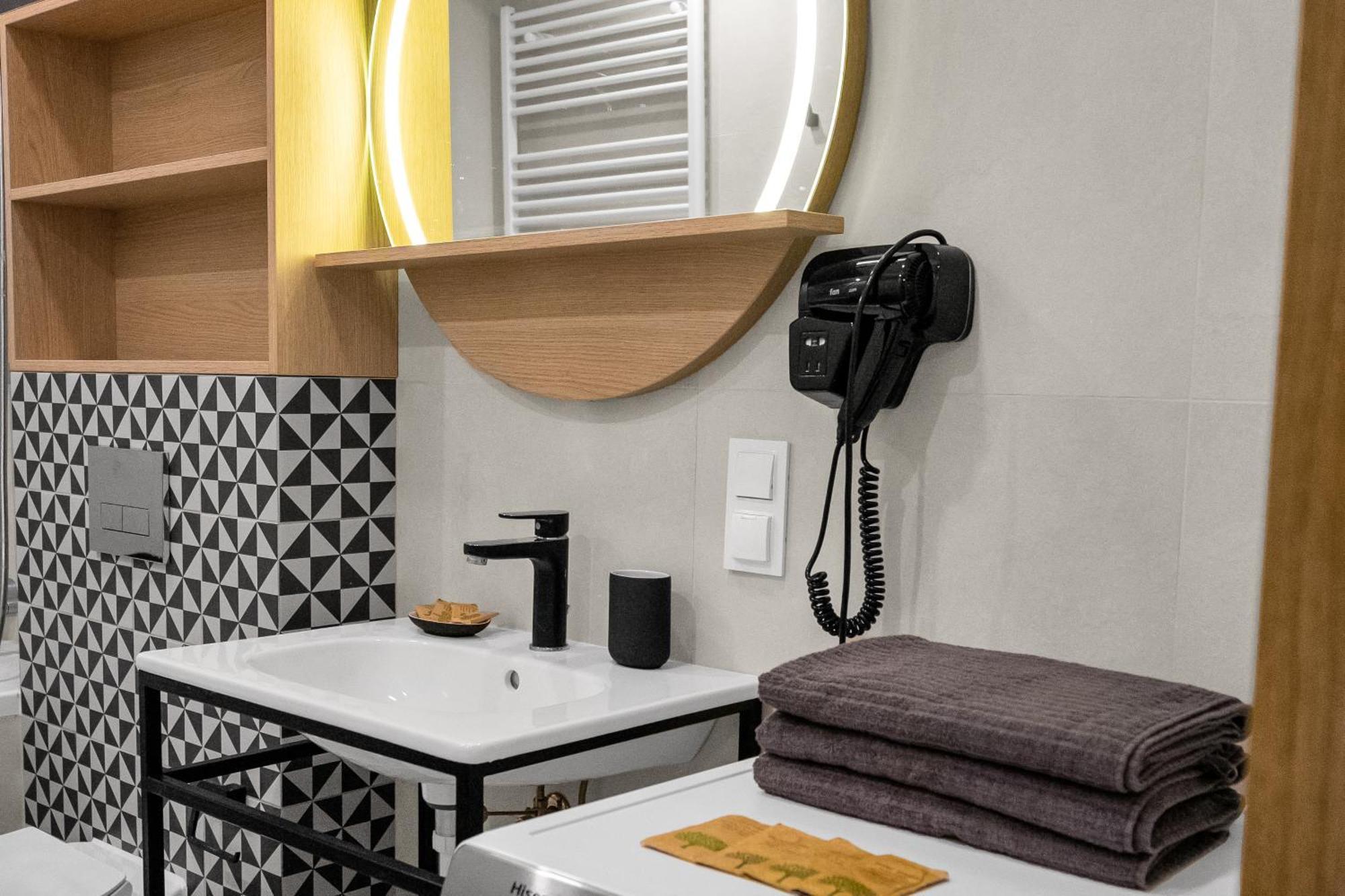 National Stadium - Parking, Workspace - By Rentujemy Apartment