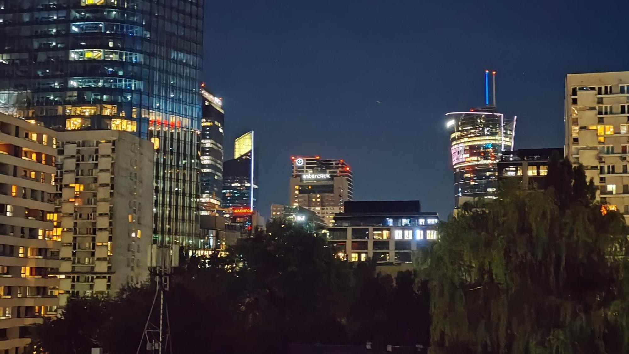 Center Pereca, Next To Warsaw's Business District & Metro Onz, By Warsawskyline * Varsóvia