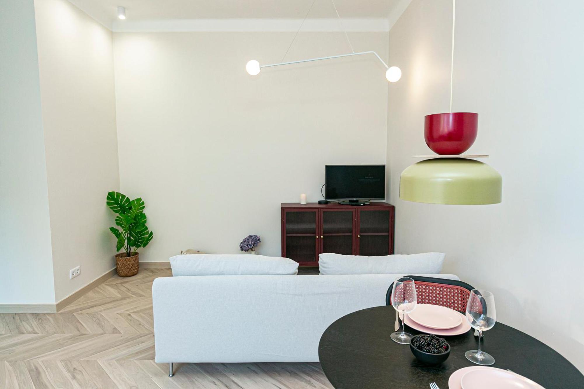 Apartamento Rakowiecka - Bezplatny Parking - Free Parking - Stacja Metra 500m - Underground Station 500m Better Varsóvia