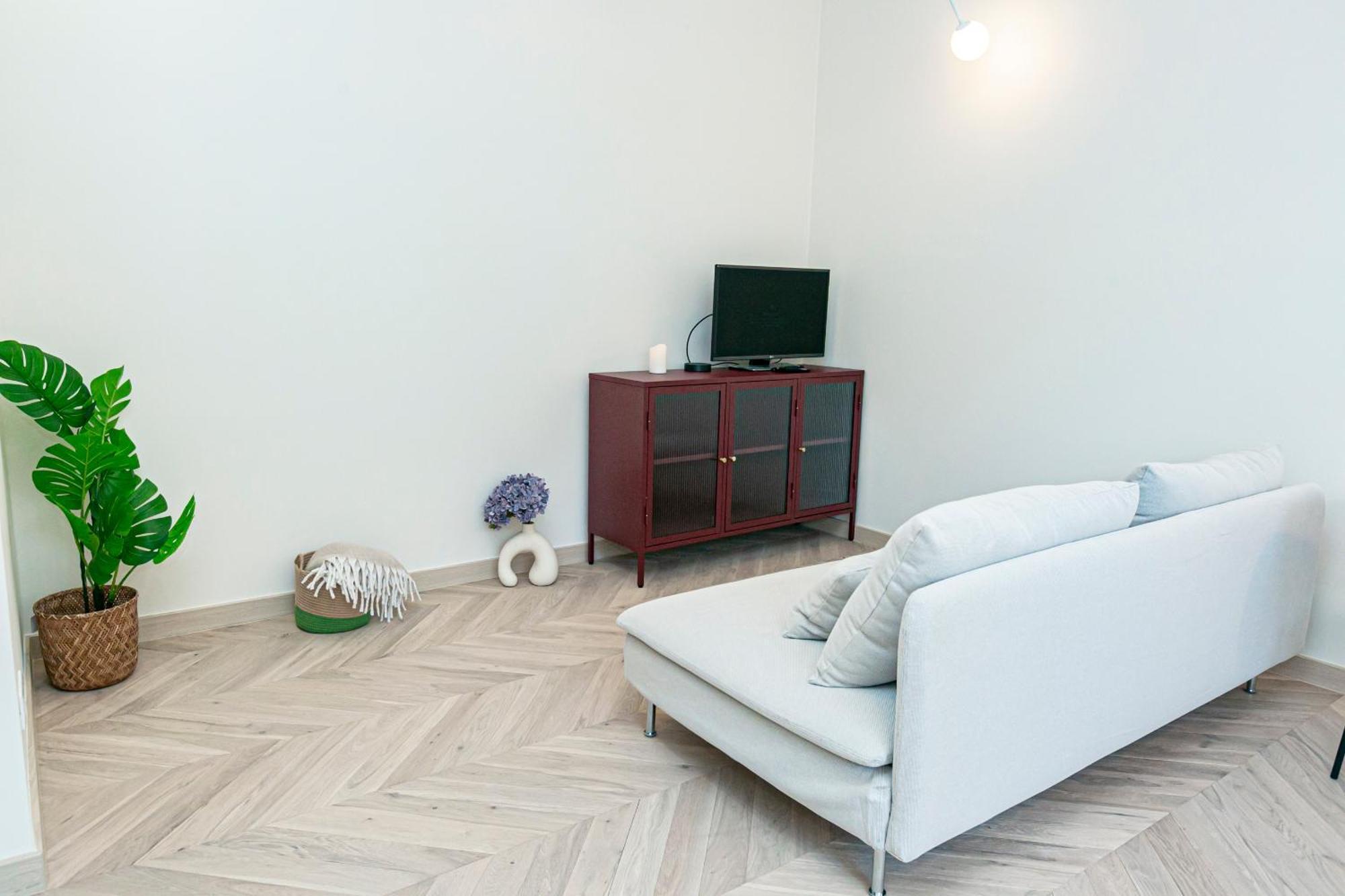 Rakowiecka - Bezplatny Parking - Free Parking - Stacja Metra 500m - Underground Station 500m Better Apartamento *