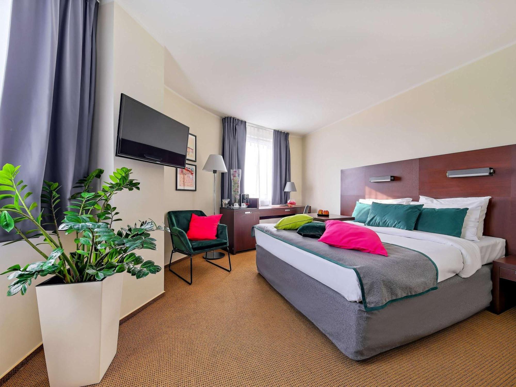 Khách sạn Mercure Airport 4*