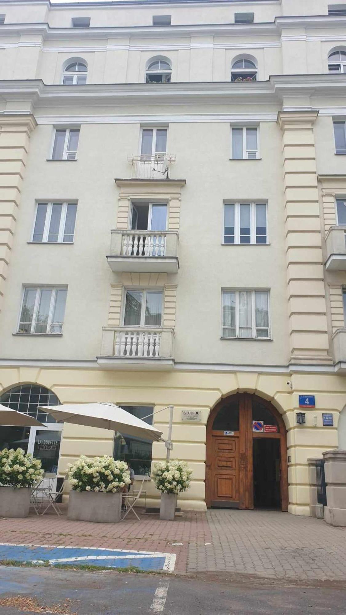 Stylish Bright Ochota With Balcony Apartment