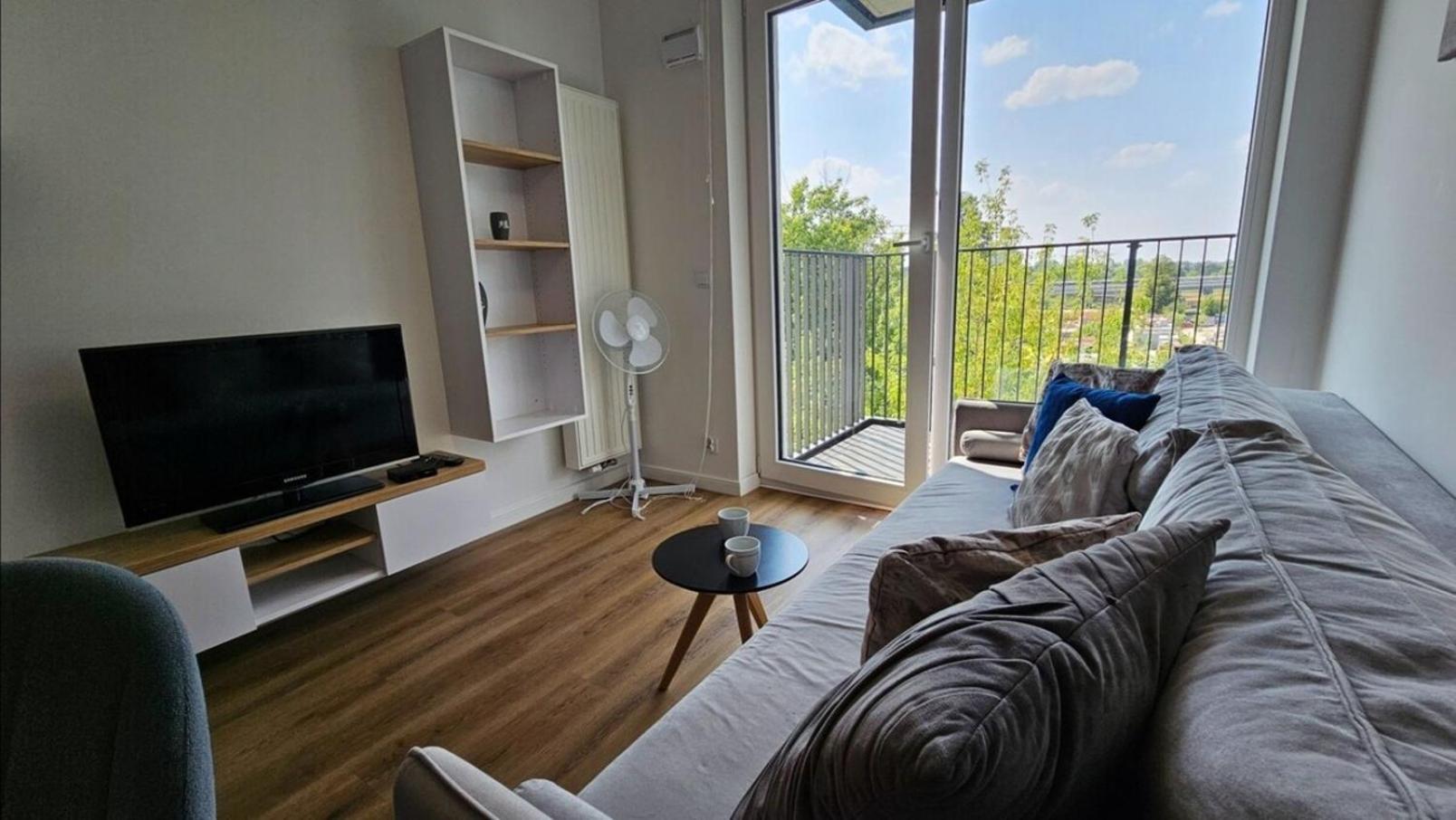 Tasmowa Superb Tasmowa Apartment Warsaw