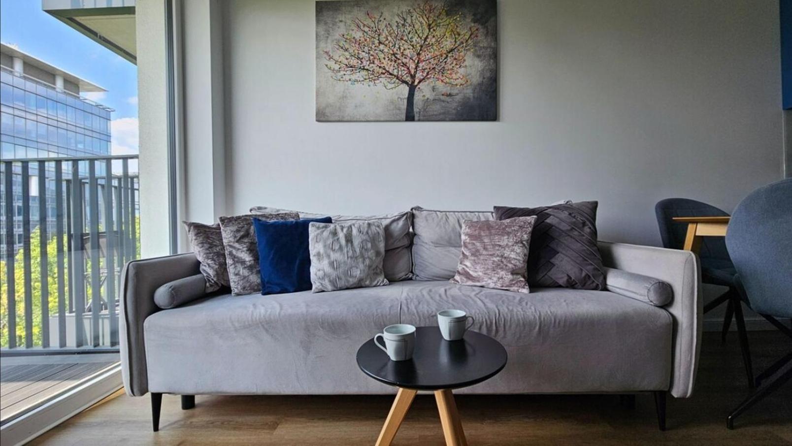 Tasmowa Superb Tasmowa Apartment Warsaw
