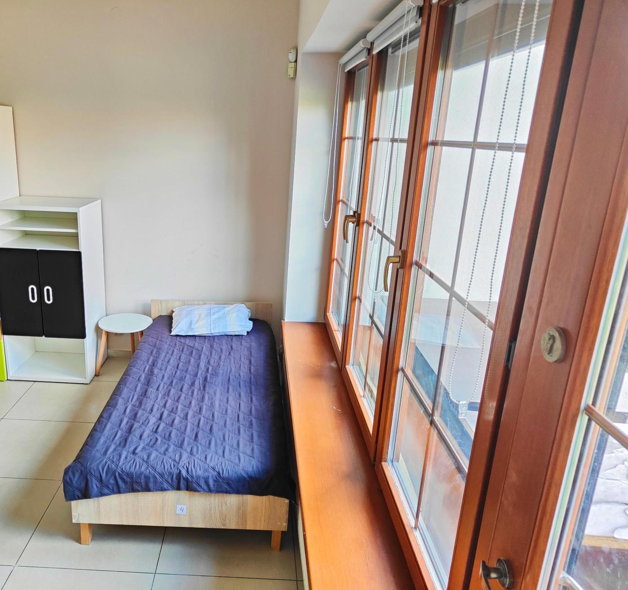Krasnowolska Airport - Self Check-in Hostel Warsaw
