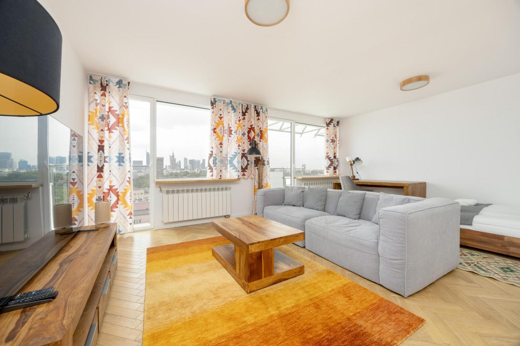 On The 15th Floor With A View Of The Panorama By Renters