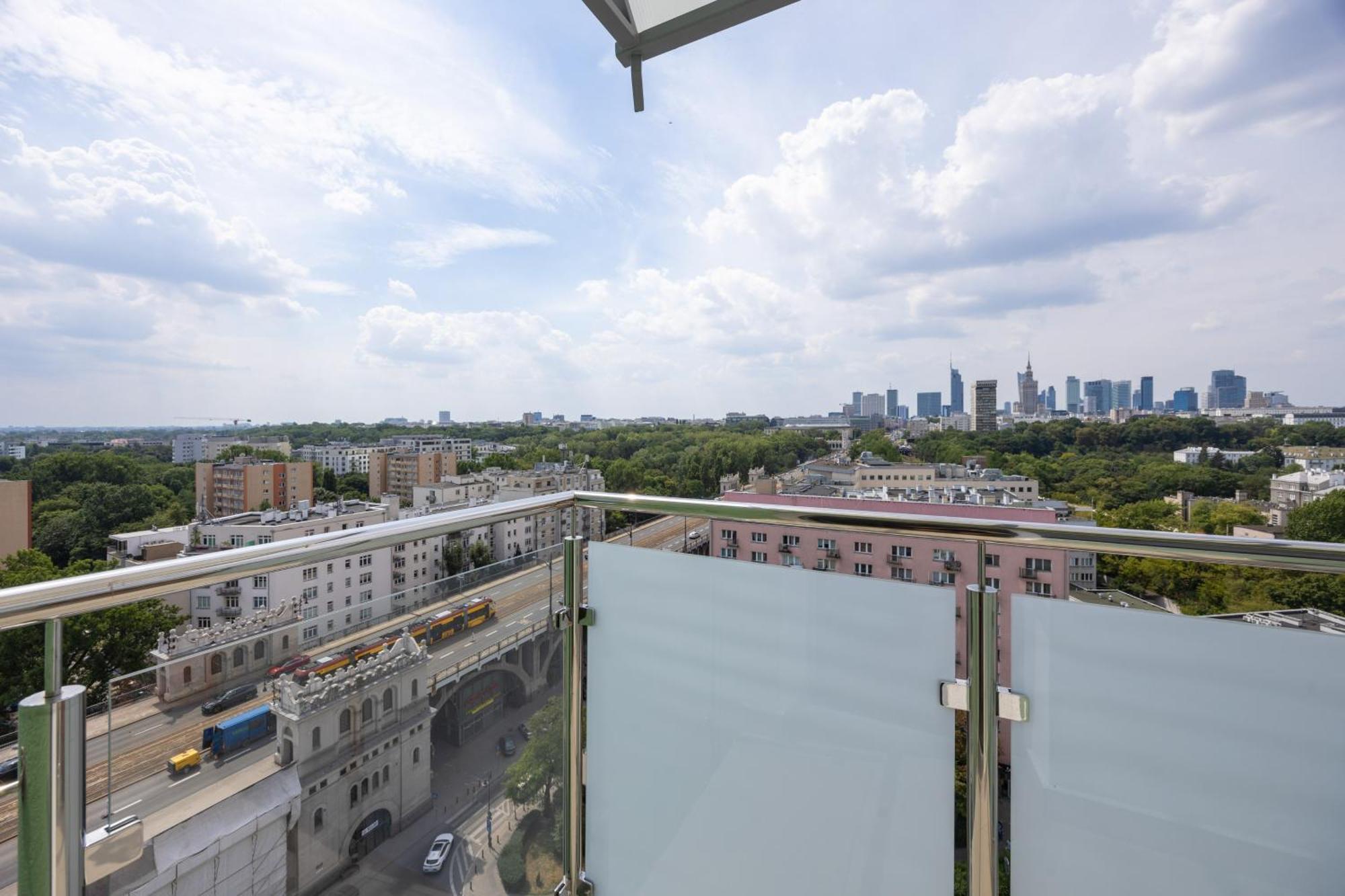 Apartament On The 15th Floor With A View Of The Panorama By Renters Warszawa