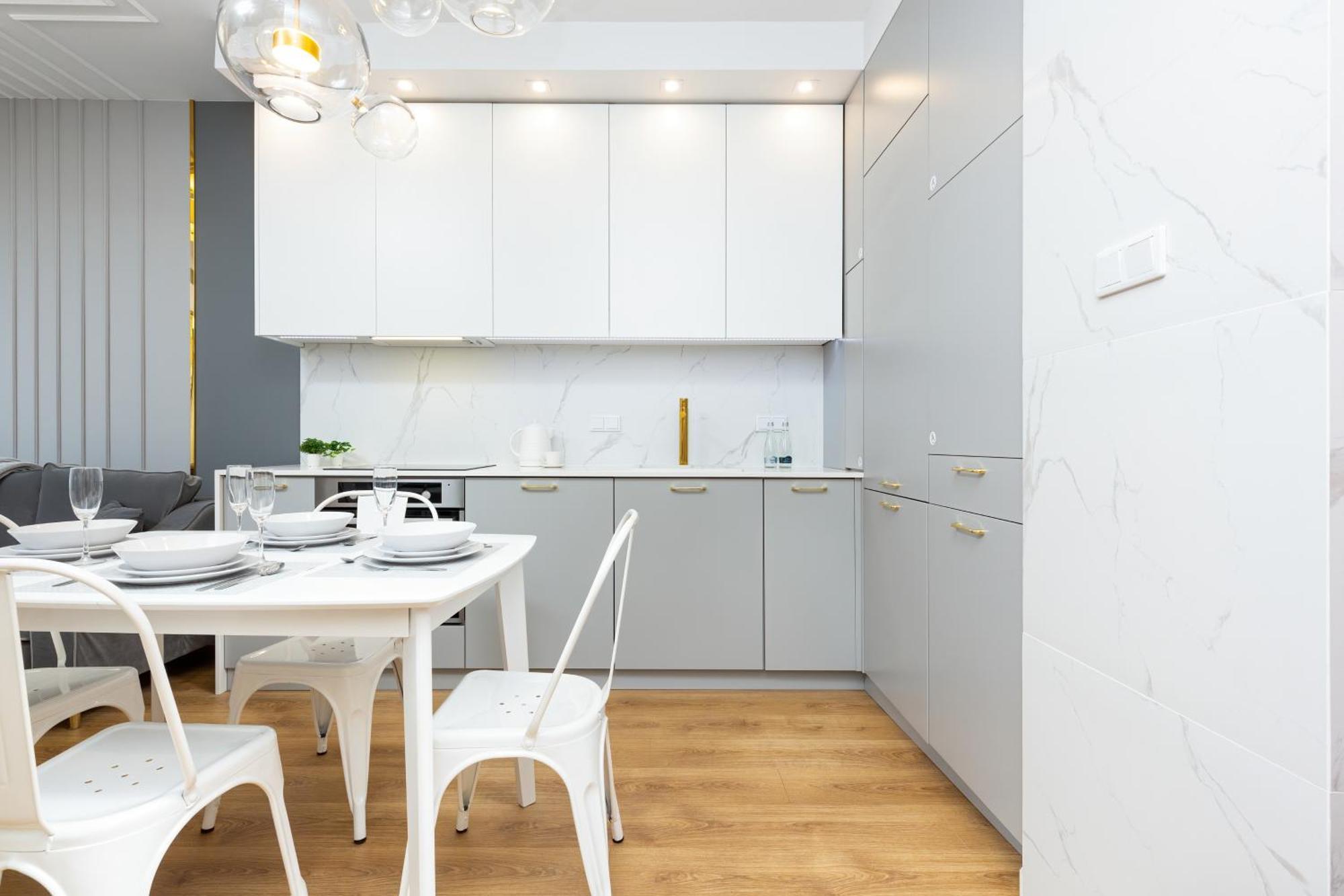 One Bedroom In Center By Renters Prestige *