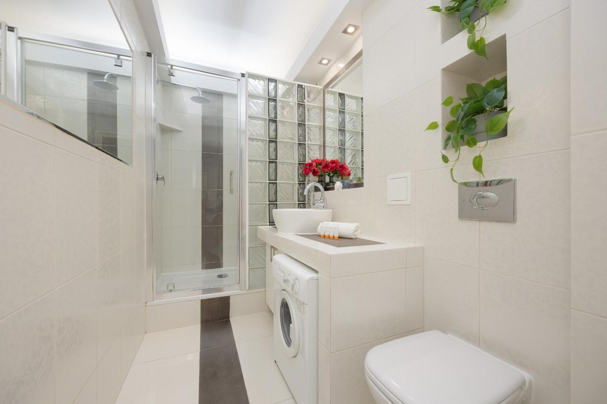 Bright With Air Conditioning Near Ogrod Saski By Renters *