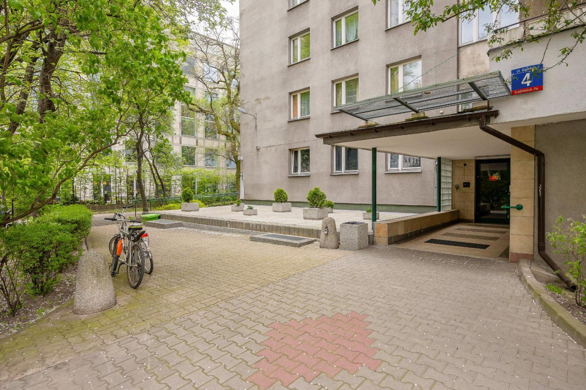Apartment Bright With Air Conditioning Near Ogrod Saski By Renters *