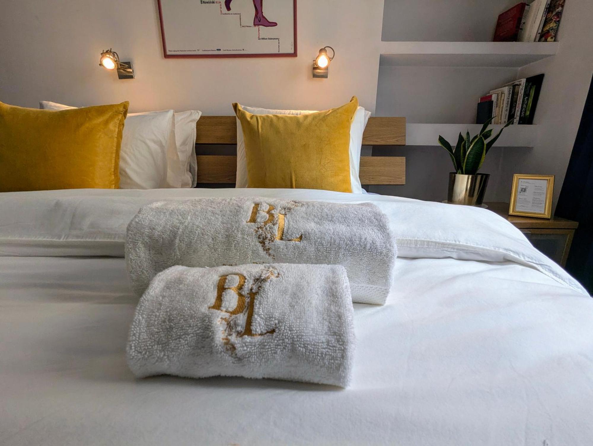 Bella Luna Luxury - Spacious 1br In Old Town Apartamento