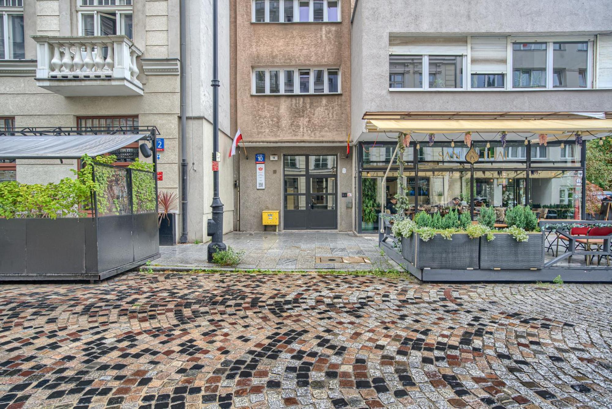 Center Apartment *