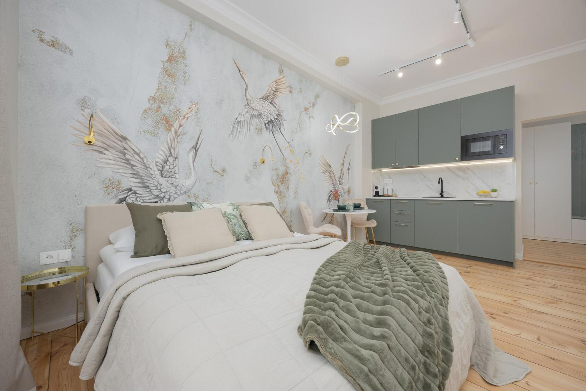 Elegant Grojecka In By Renters Apartment