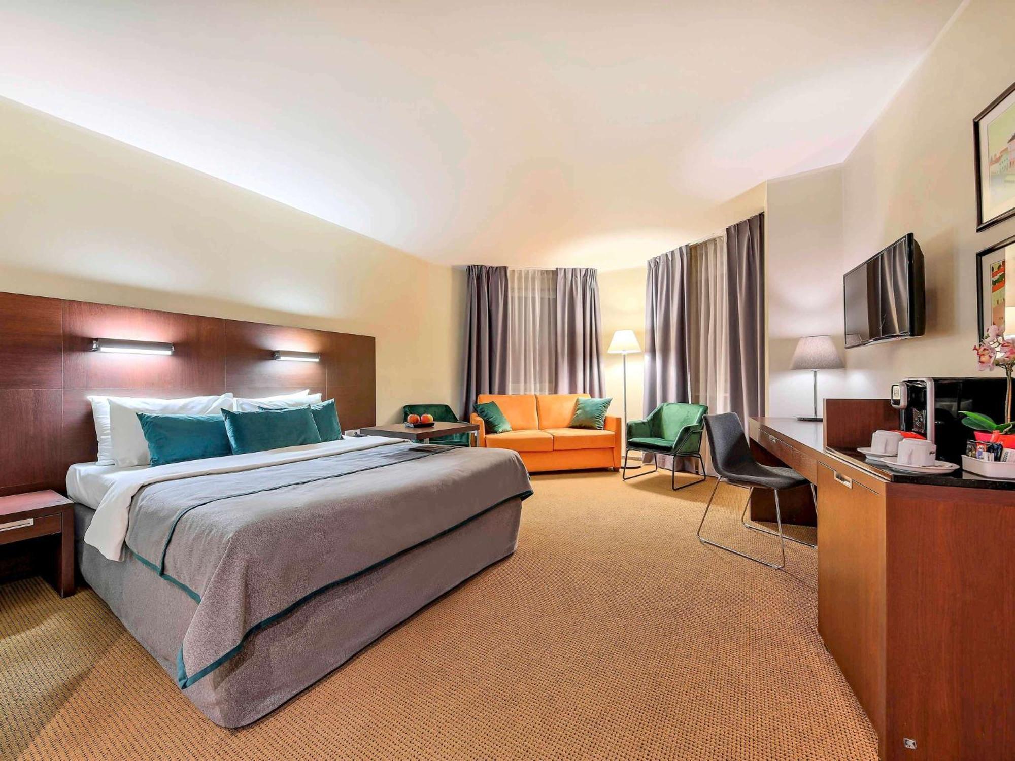 Mercure Airport 4*