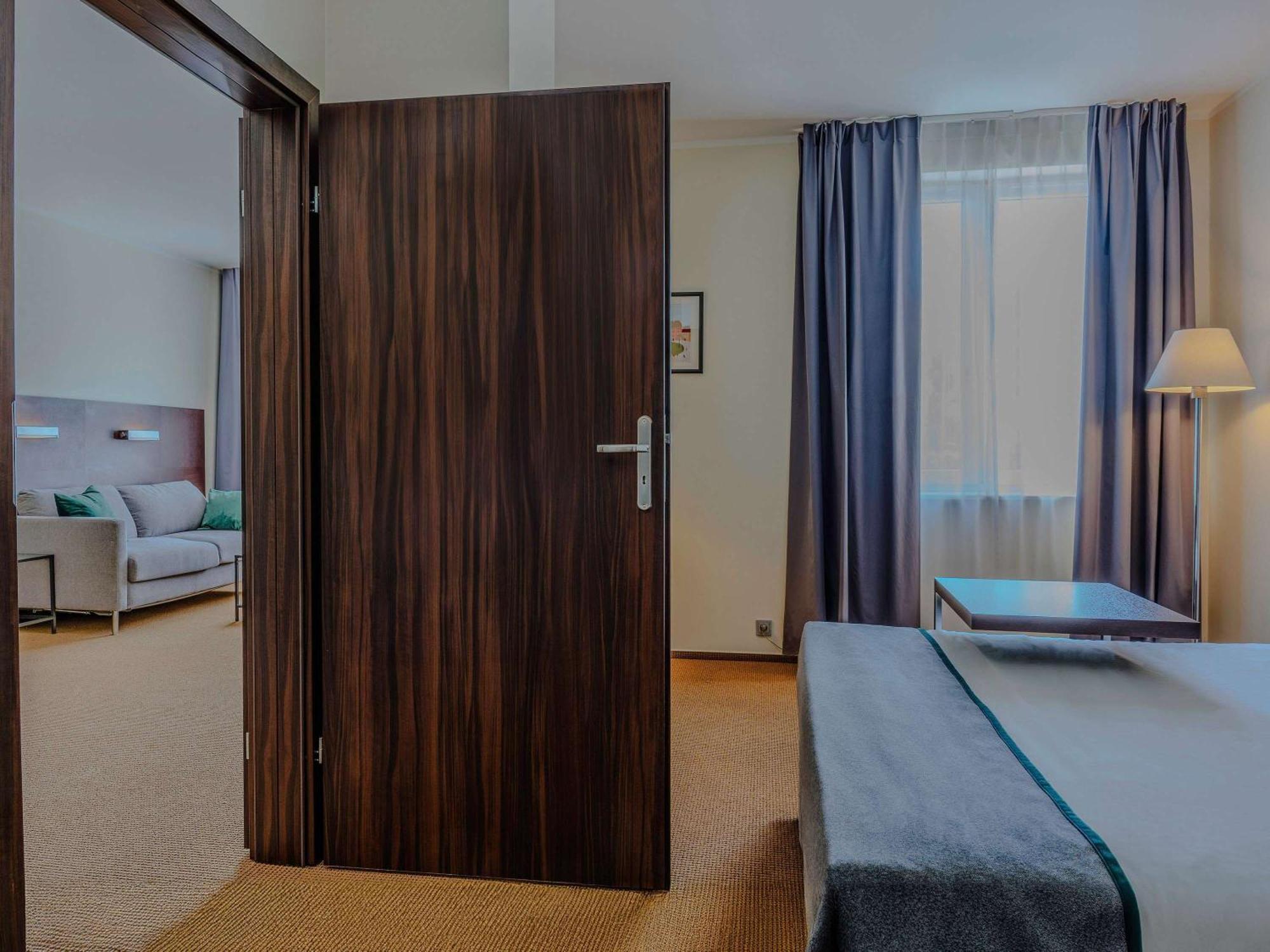 Khách sạn Mercure Airport Warsaw