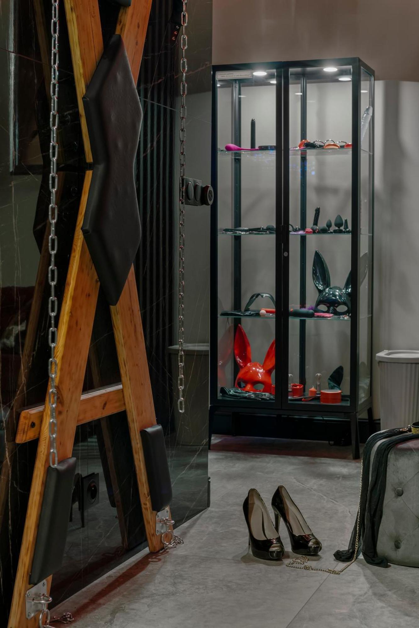 Secret Bdsm - Stylowy I Klimatyczny Dla Doroslych, Klimatyzacja, Parking Podziemny, Pelne Wyposazenie Apartament