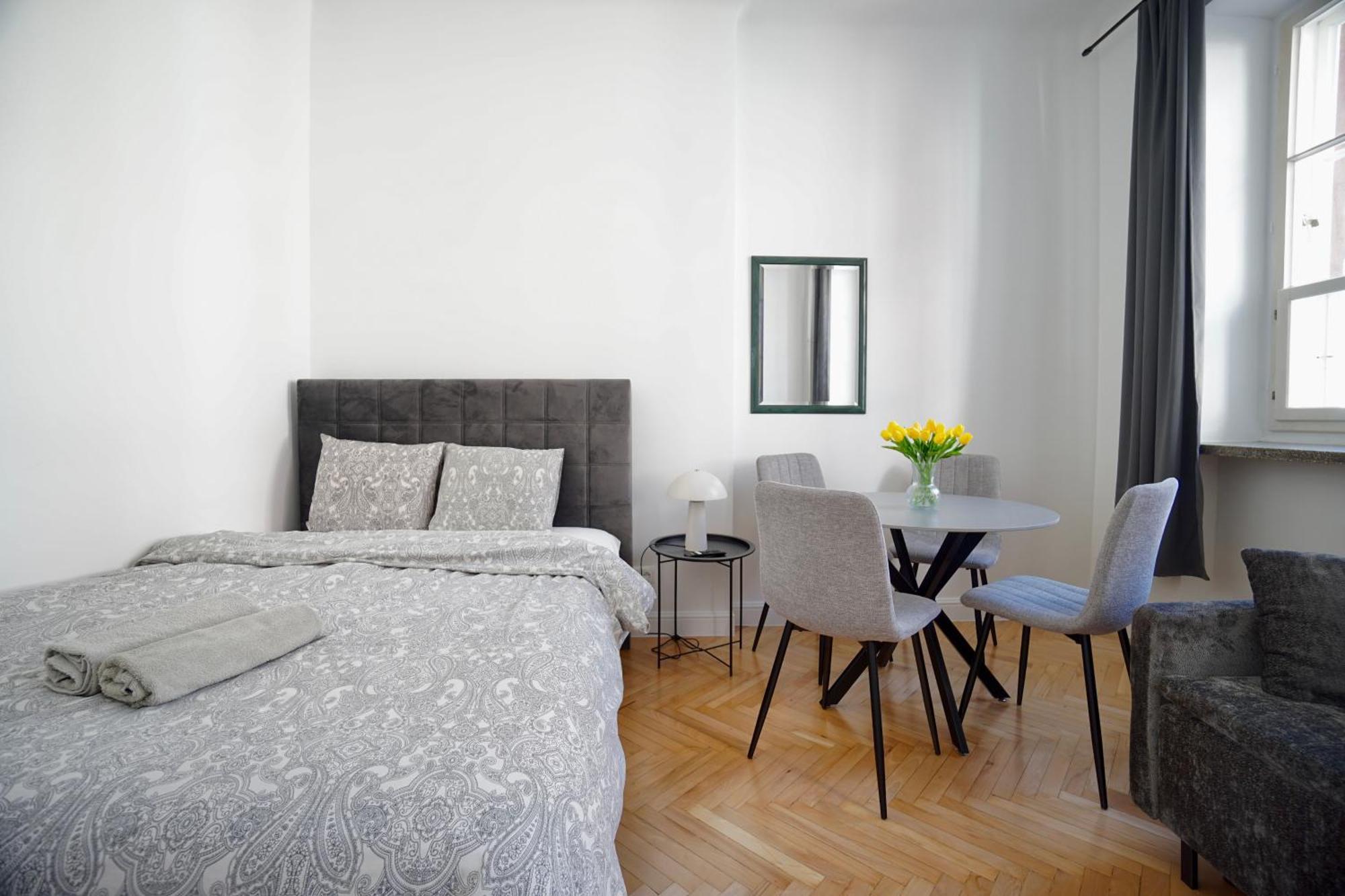 Premium Old Town Apartment *
