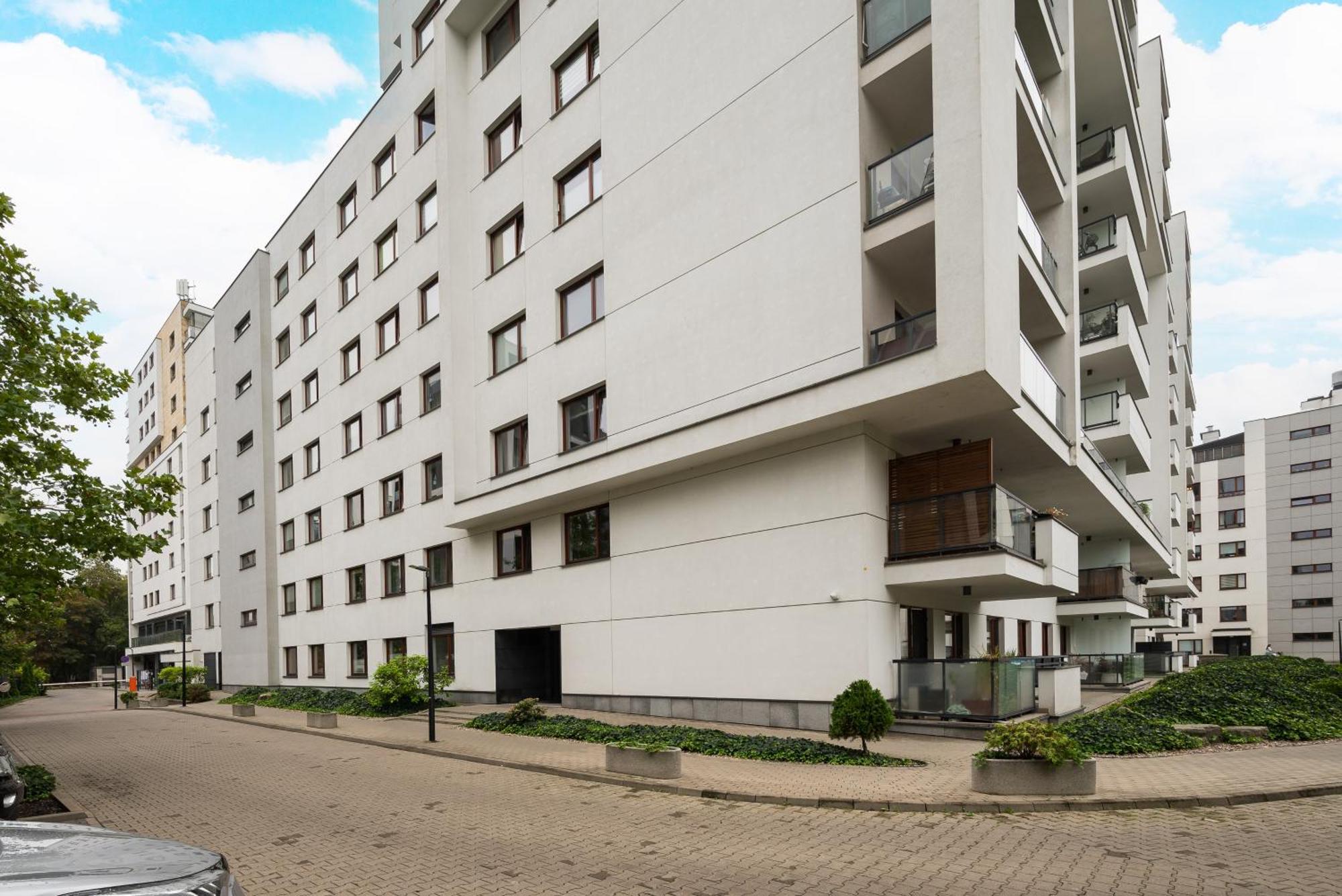 Klobucka Urban Jungle Studio Apartment Warsaw