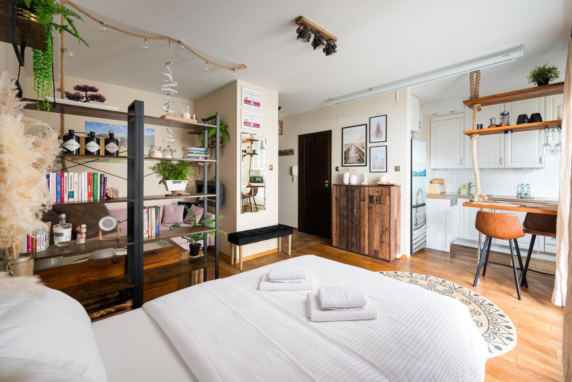 Apartment Klobucka Urban Jungle Studio Warsaw