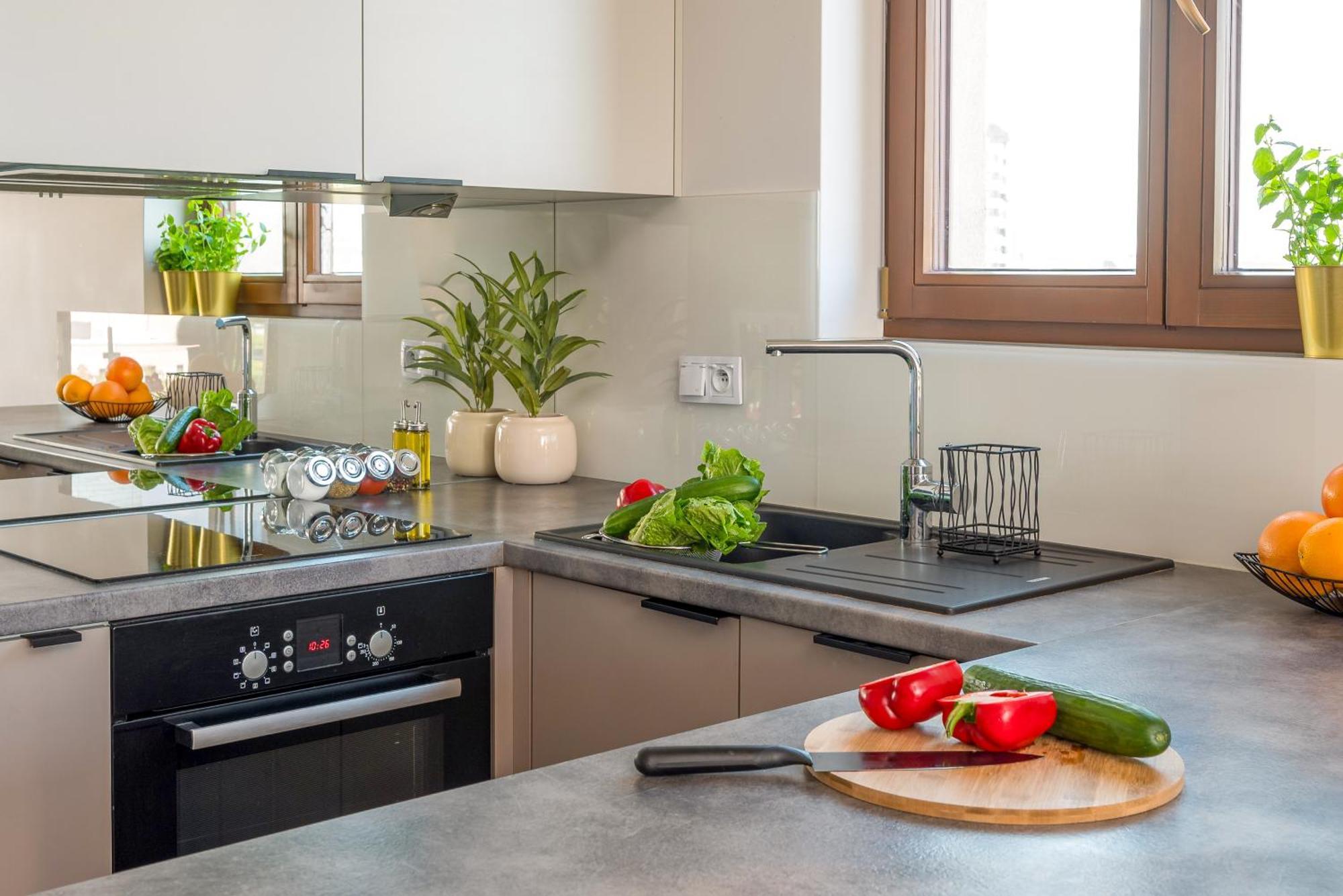Apartment Luxury 2-bedroom Penthouse Skyline 15m Terrace, Garage, Gym, Rooftop & Only 500 M To Metro Warschau