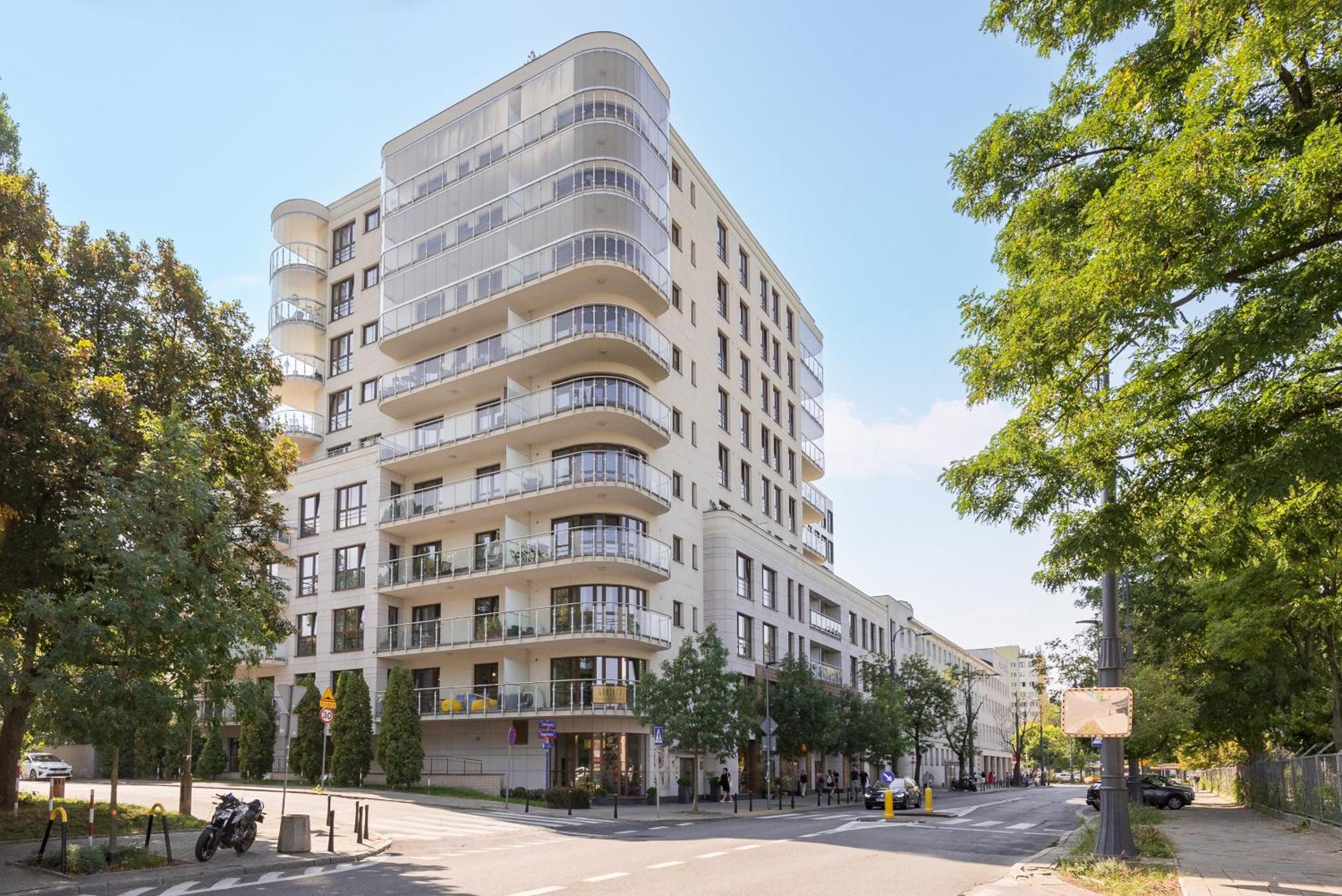 Apartment Luxury 2-bedroom Penthouse Skyline 15m Terrace, Garage, Gym, Rooftop & Only 500 M To Metro *