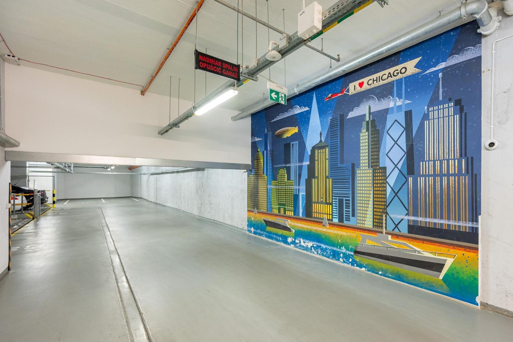Luxury 2-bedroom Penthouse Skyline 15m Terrace, Garage, Gym, Rooftop & Only 500 M To Metro Apartment