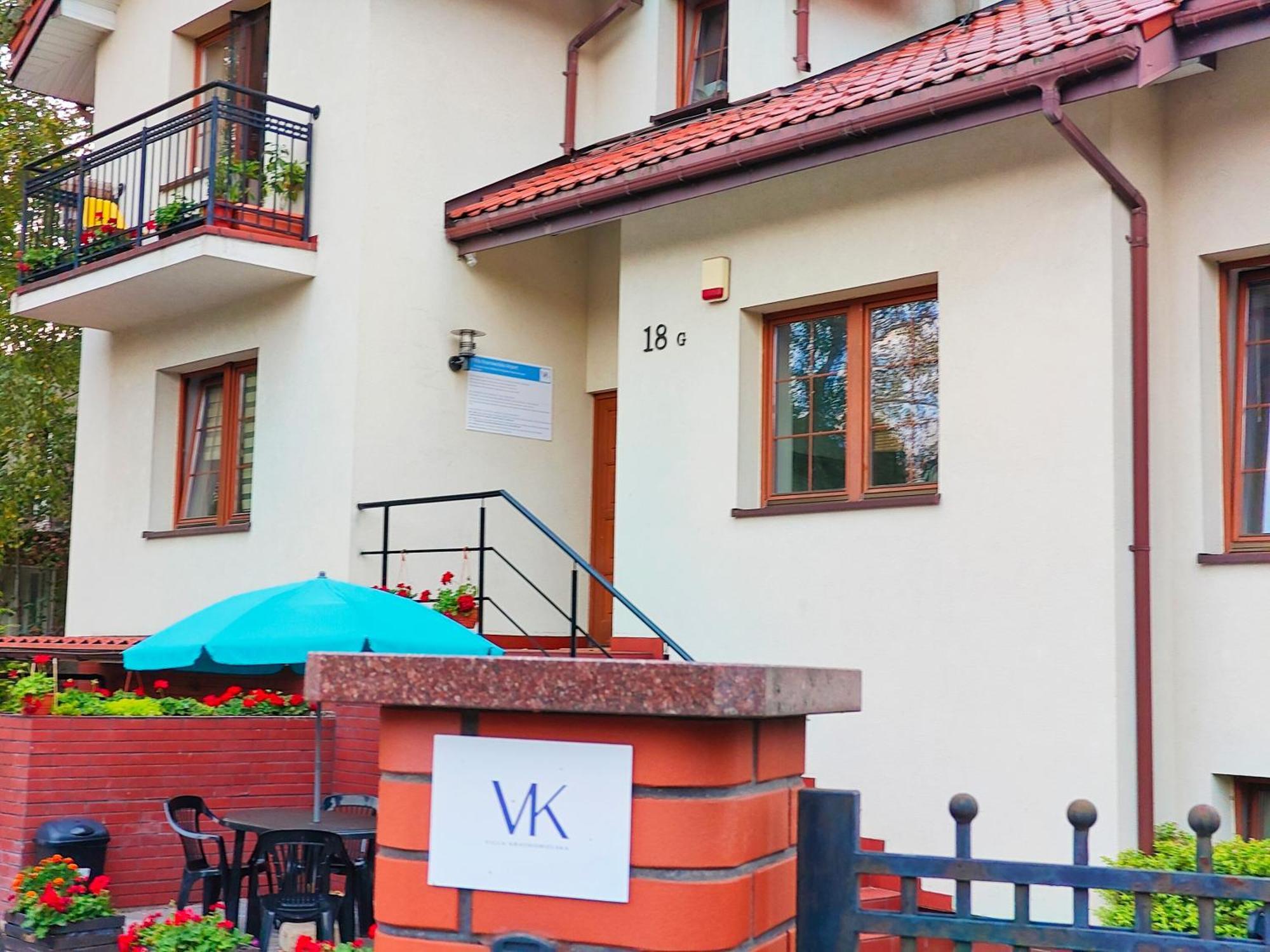 Hostel Krasnowolska Airport - Self Check-in