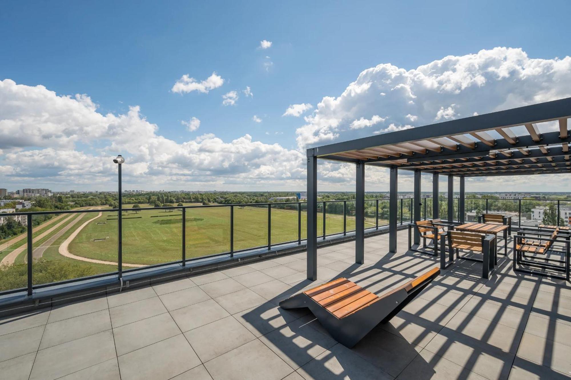 Premium Klobucka Airport *