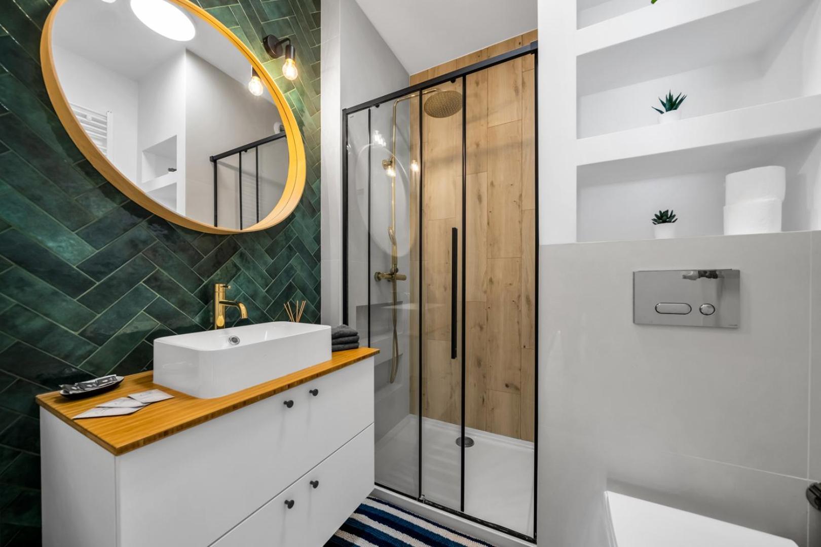 Apartment Skierniewicka - Parking, Workspace, Balcony - By Rentujemy Warsaw