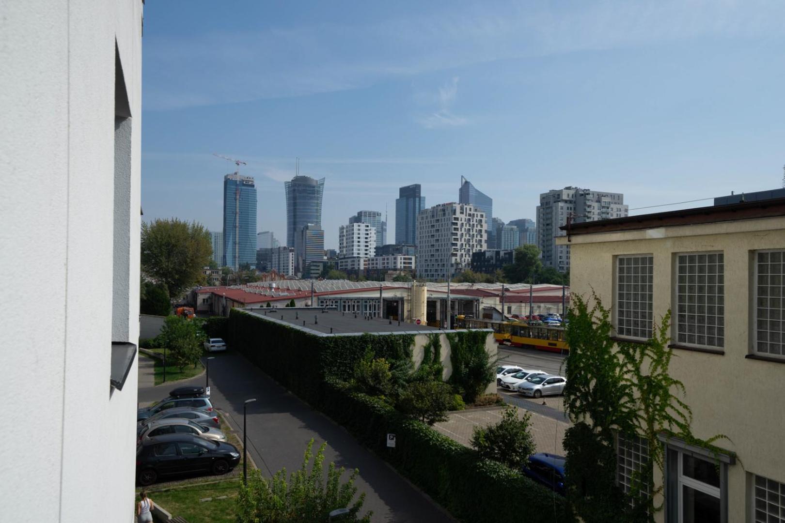 Skierniewicka - Parking, Workspace, Balcony - By Rentujemy Apartment