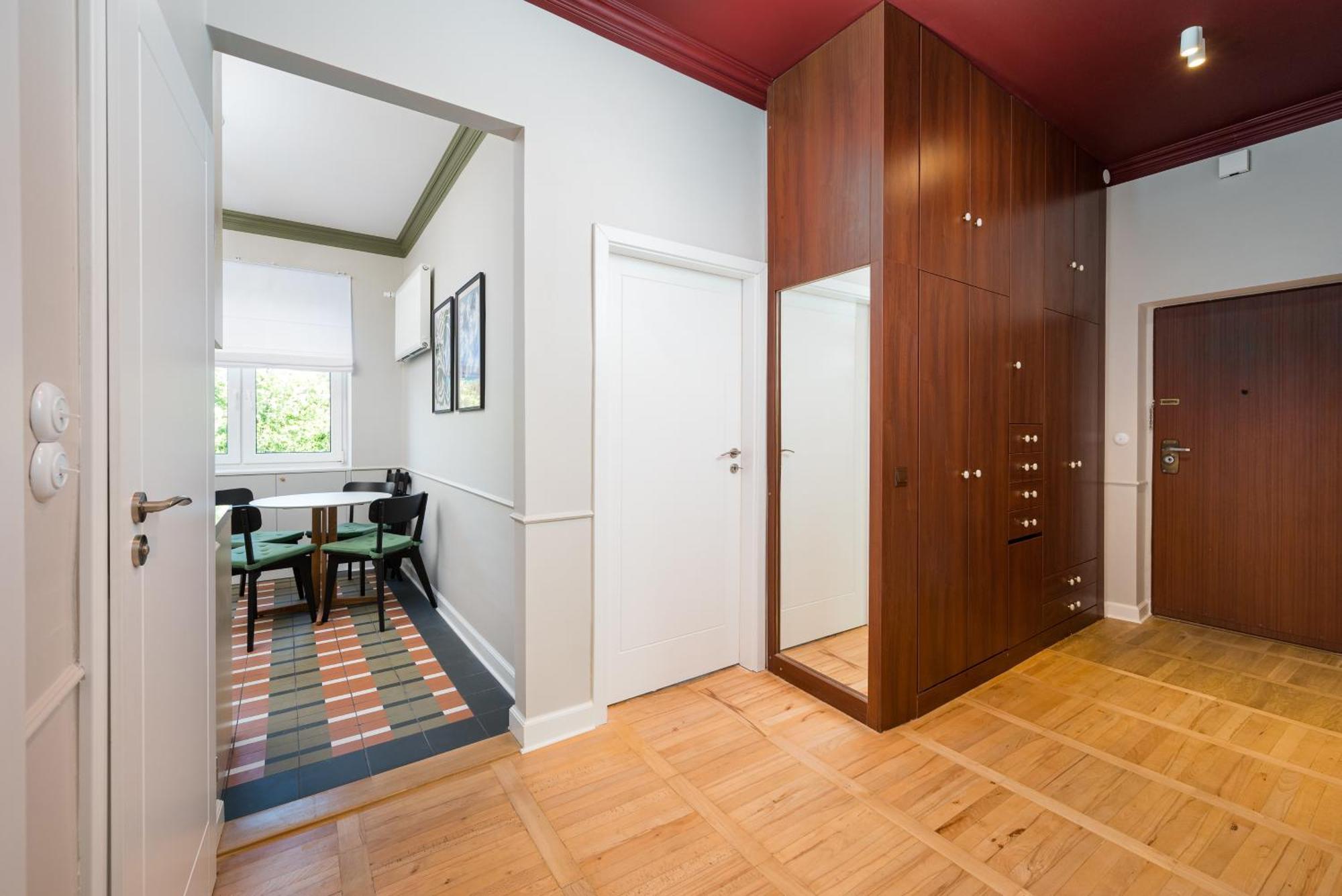 Apartment Hala Mirowska Spacious *