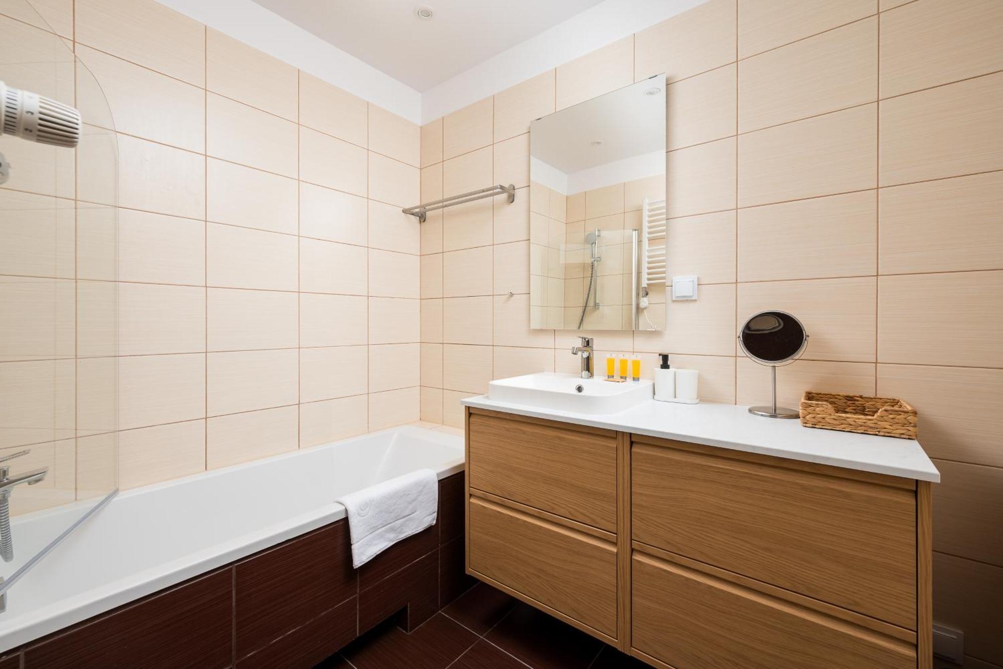 Metro Stoklosy 2-bedroom Apartment Warschau