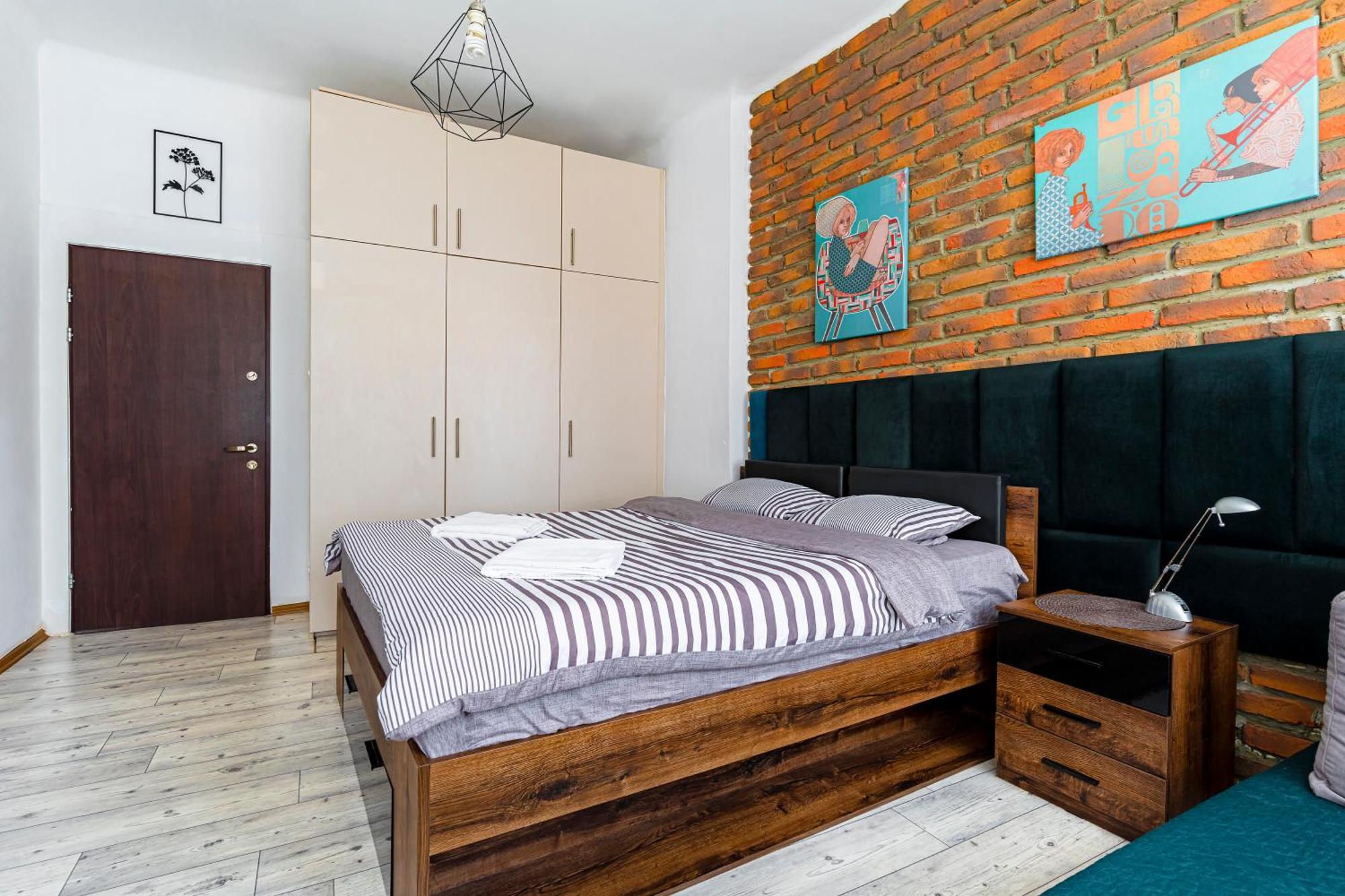 Căn hộ Flat At Powisle Great Location