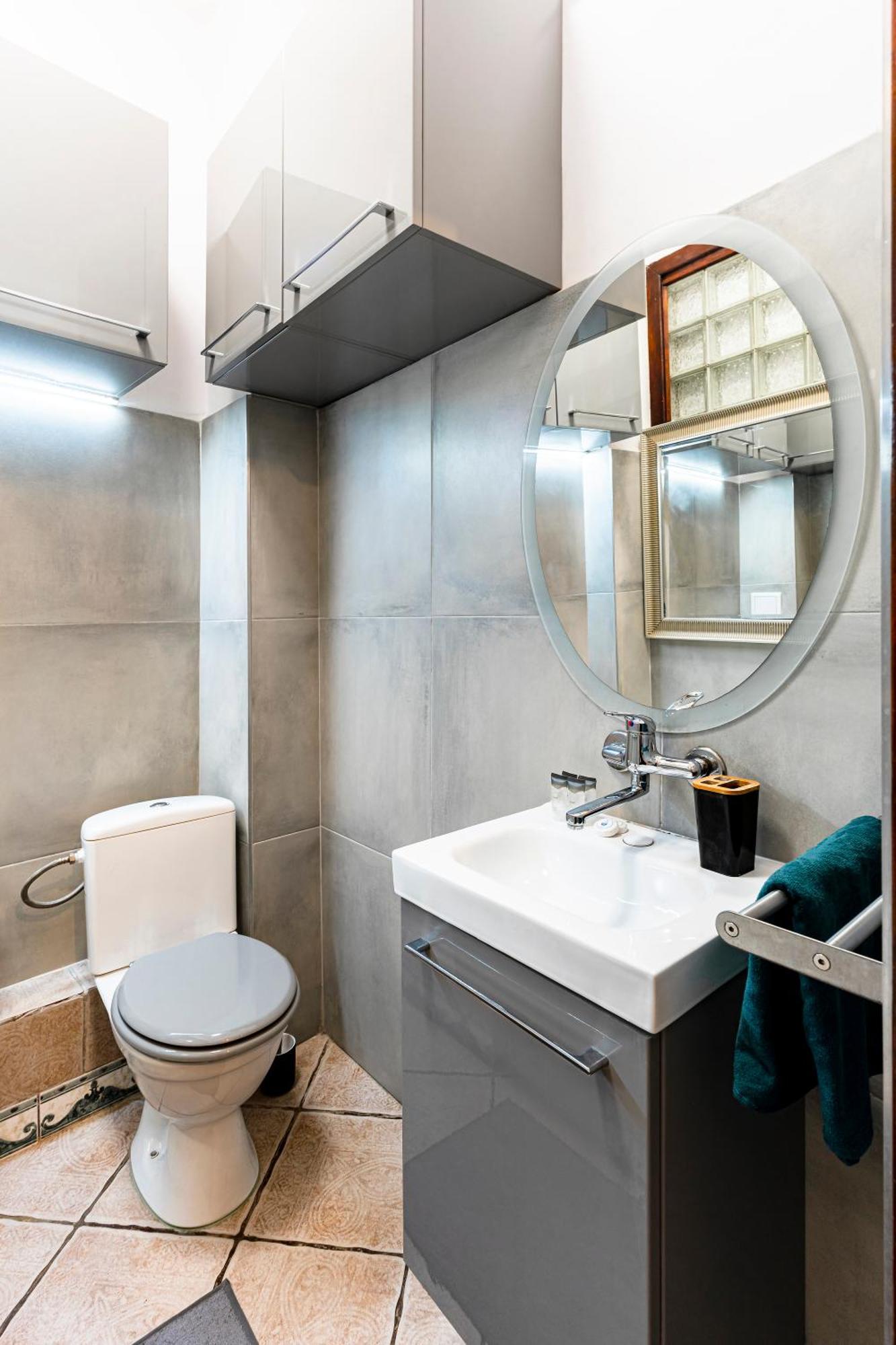 Căn hộ Flat At Powisle Great Location Warsaw
