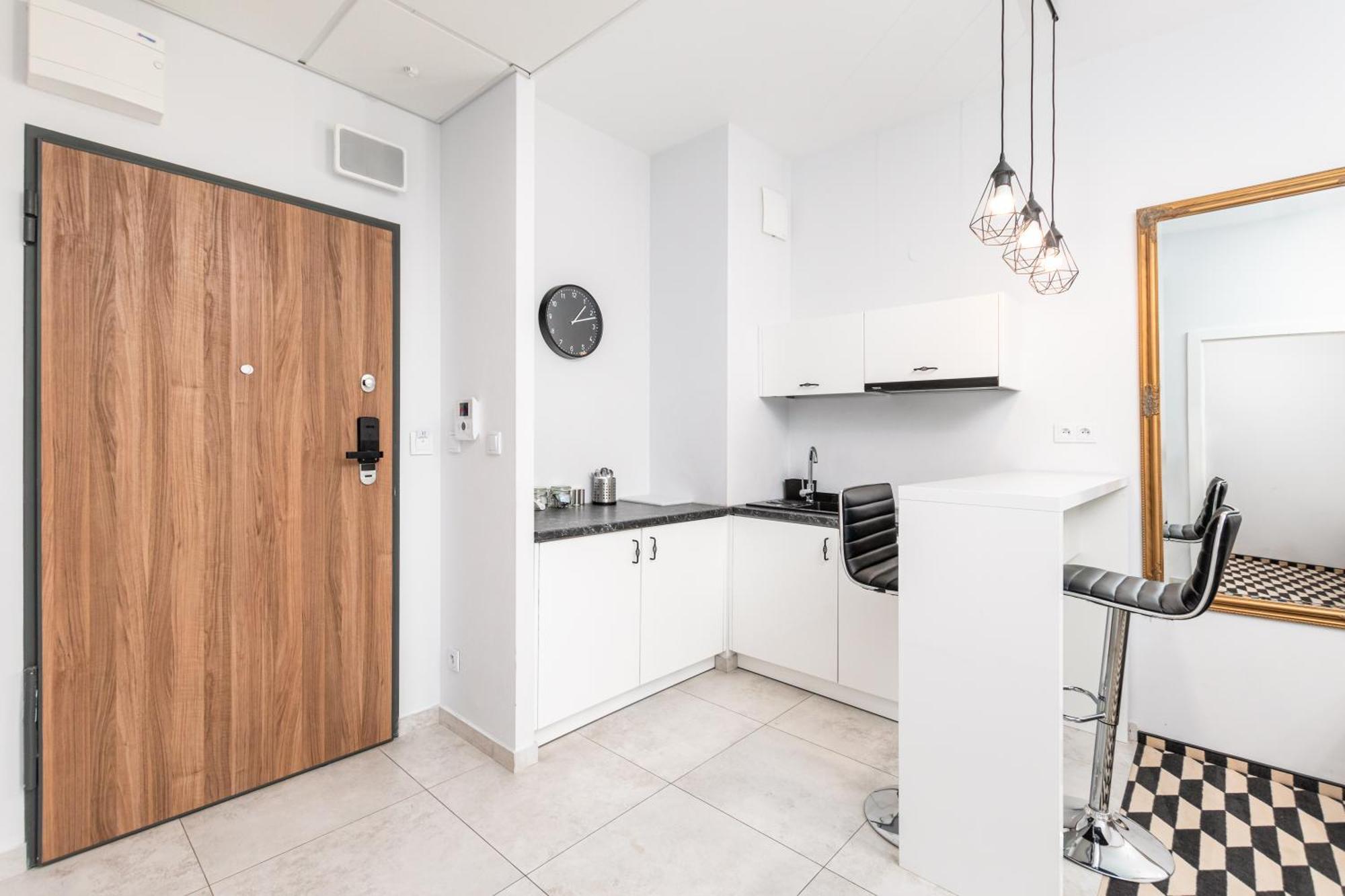 Apartment Prymasa Tysiaclecia 83a C - D By Homeprime *