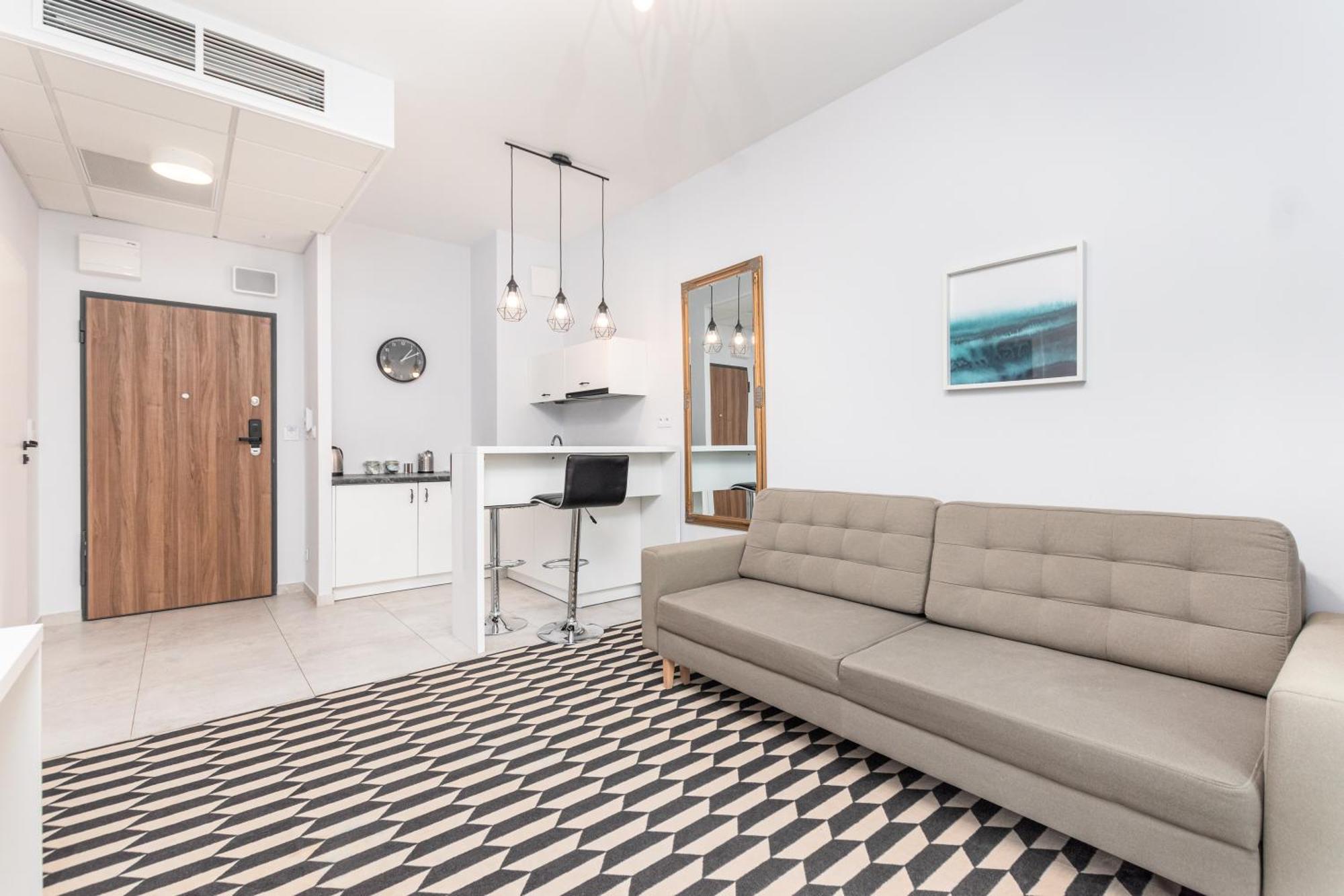 Prymasa Tysiaclecia 83a C - D By Homeprime * Warsaw