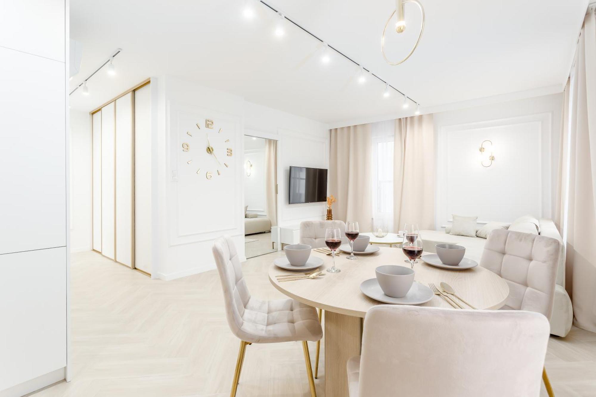 Apartment Luxe & Tranquil Gem - Terrace - Jacuzzi - Parking! Warsaw